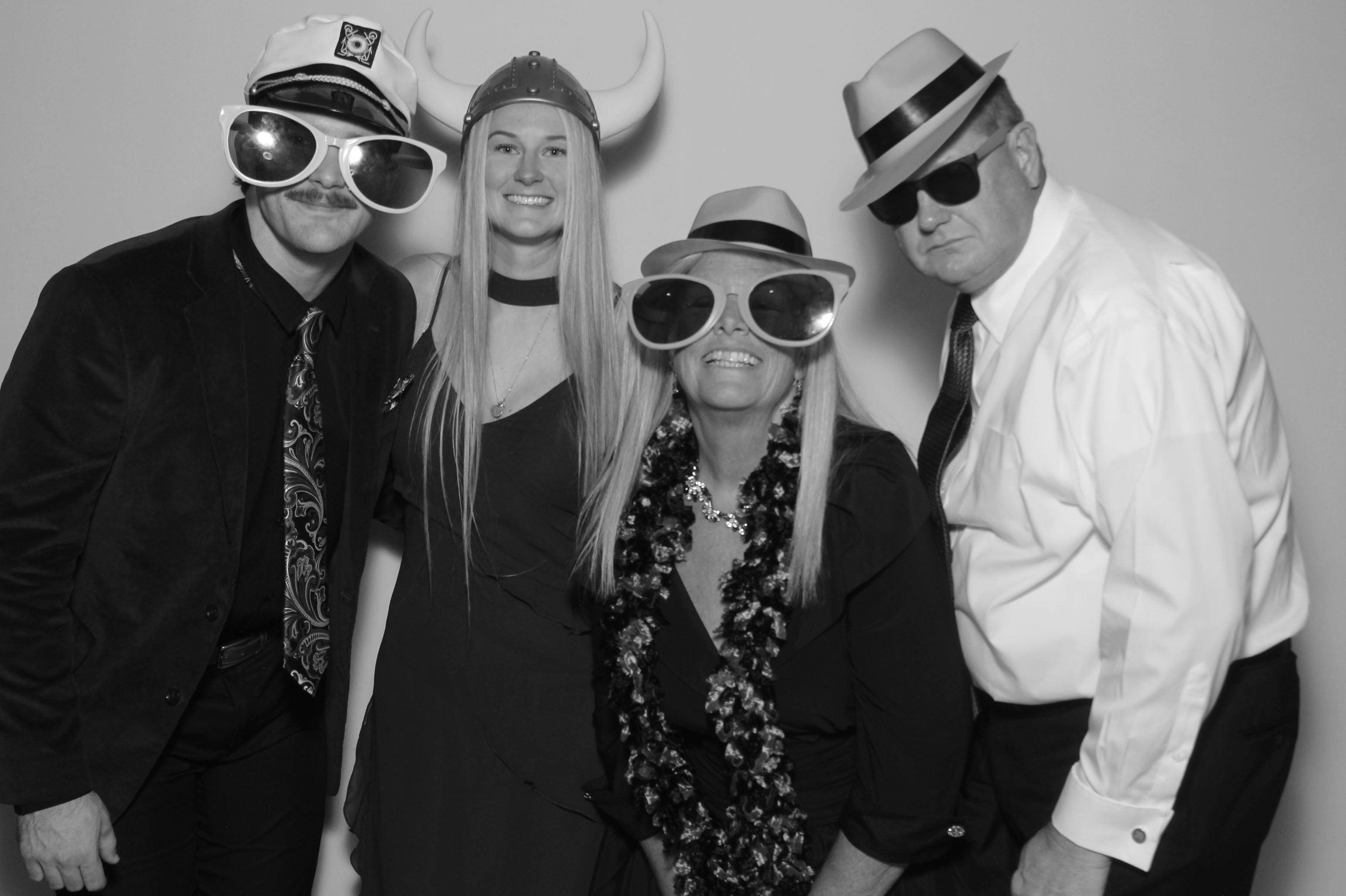 Sidney & Seth Wedding | View more photos from the event at gallery.photoboothcincy.com/u/PhotoBoothCincy/Sidney-Seth-Wedding