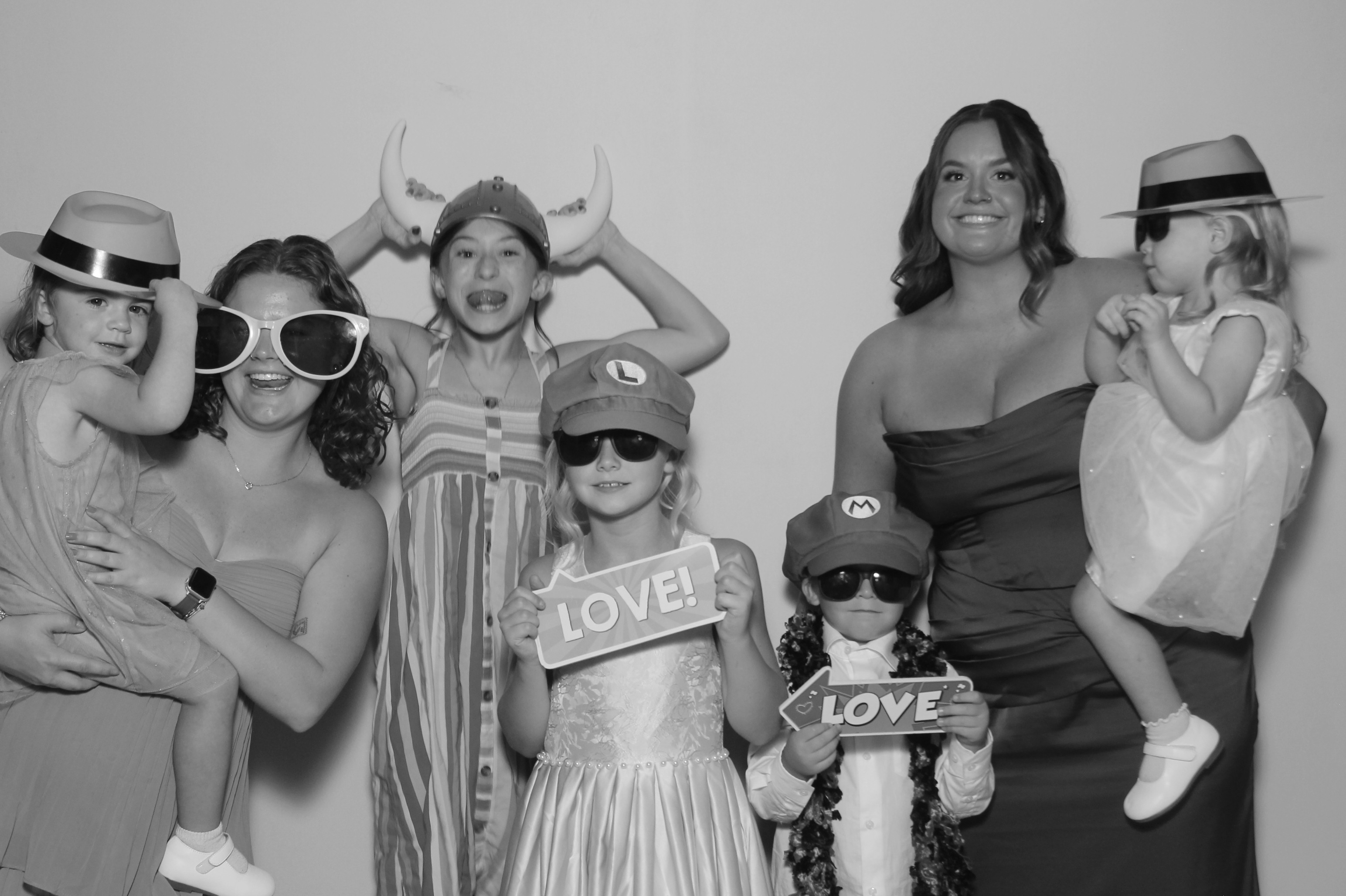 Sidney & Seth Wedding | View more photos from the event at gallery.photoboothcincy.com/u/PhotoBoothCincy/Sidney-Seth-Wedding