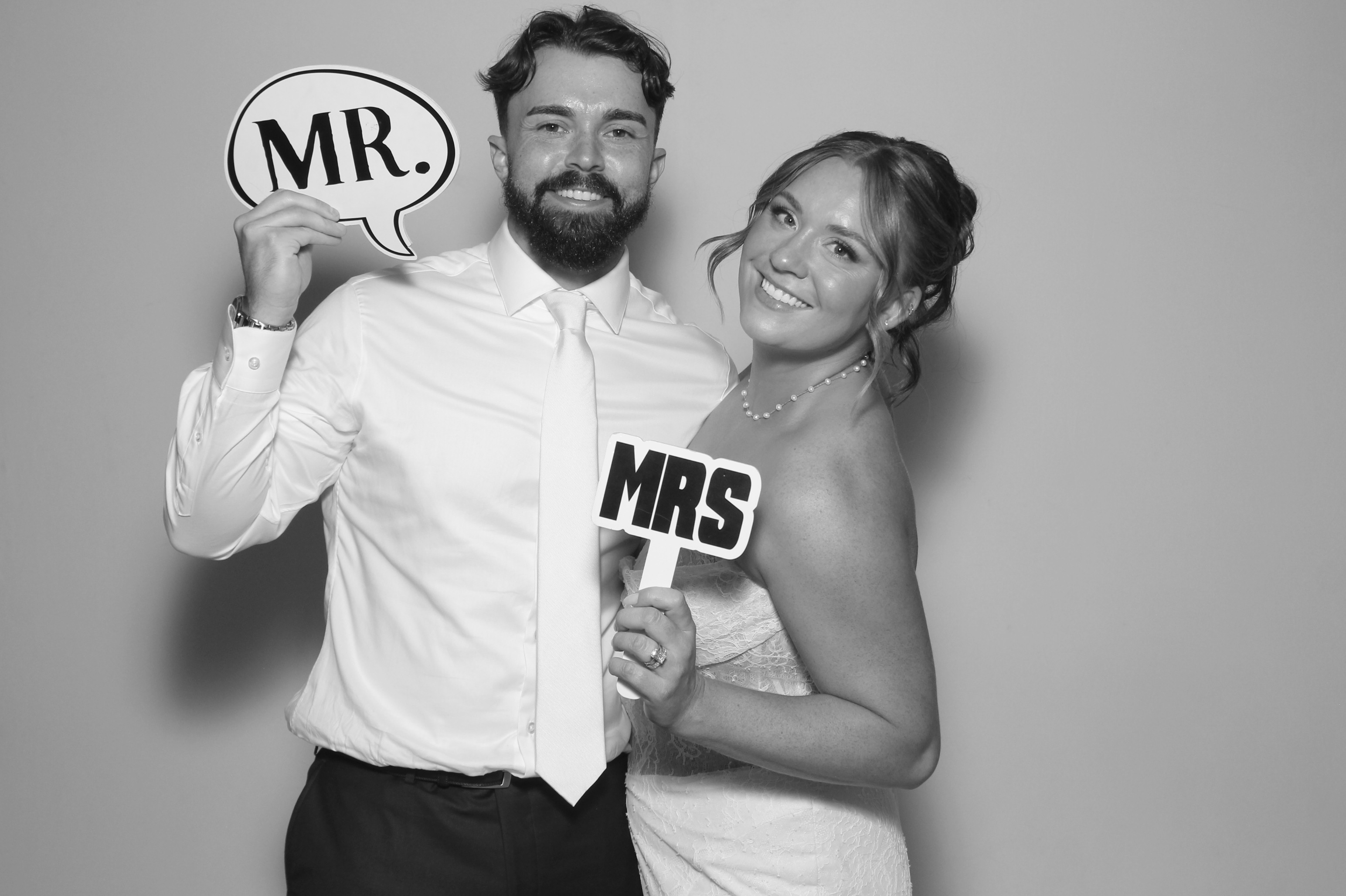 Sidney & Seth Wedding | View more photos from the event at gallery.photoboothcincy.com/u/PhotoBoothCincy/Sidney-Seth-Wedding