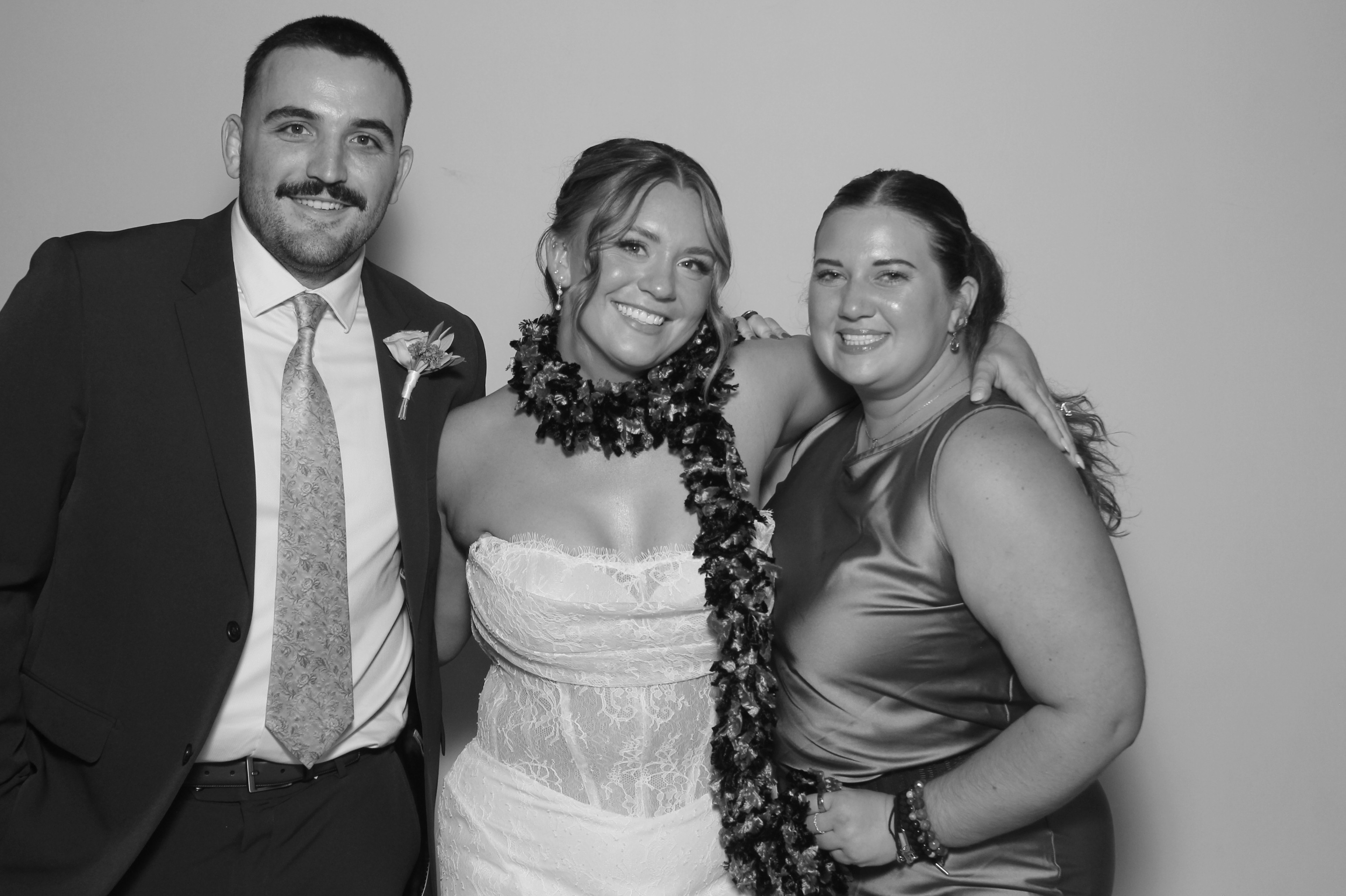 Sidney & Seth Wedding | View more photos from the event at gallery.photoboothcincy.com/u/PhotoBoothCincy/Sidney-Seth-Wedding
