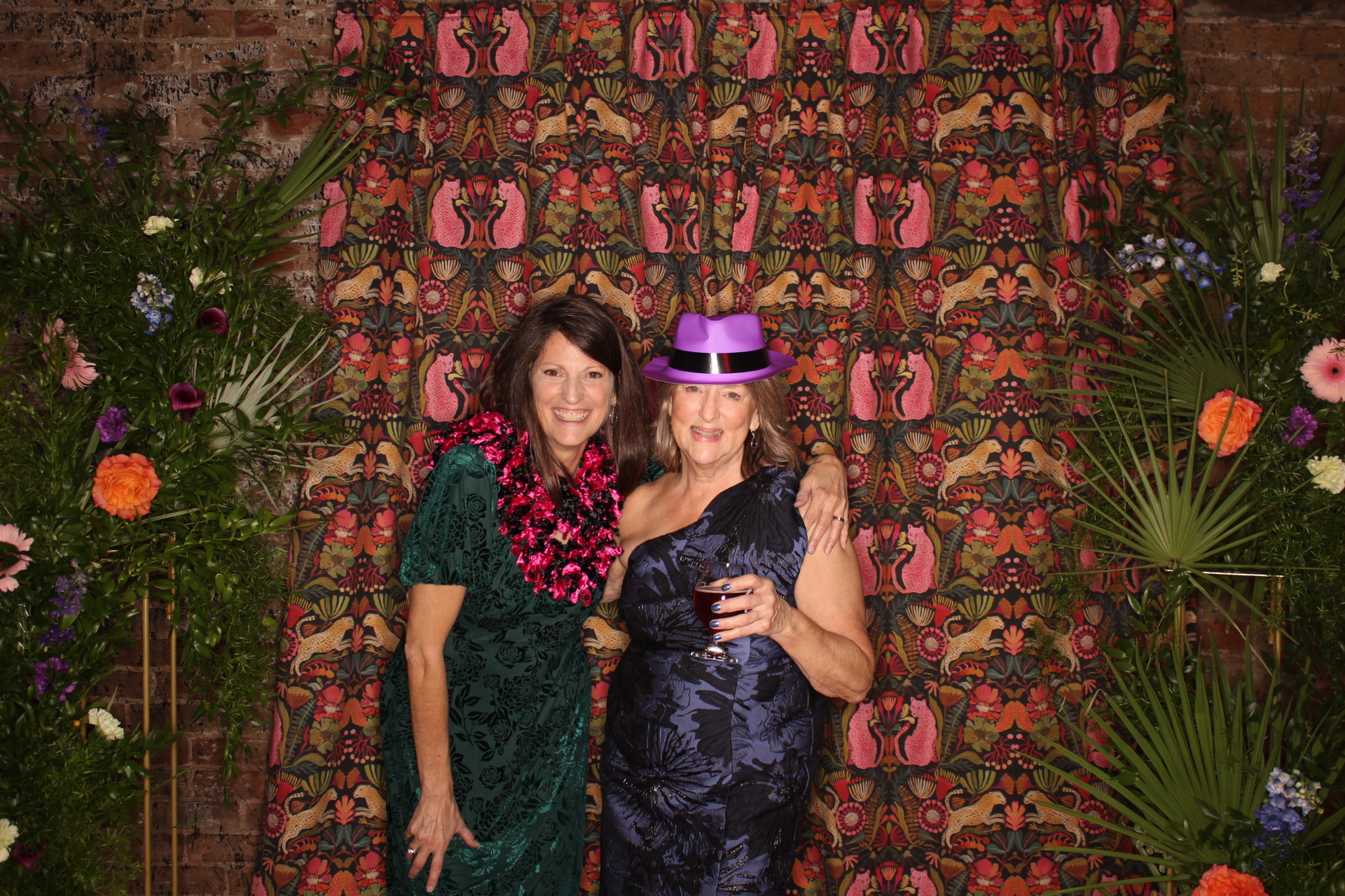 Simon & Kathryn Wedding | View more photos from the event at gallery.photoboothcincy.com/u/PhotoBoothCincy/Simon-Kathryn-Wedding