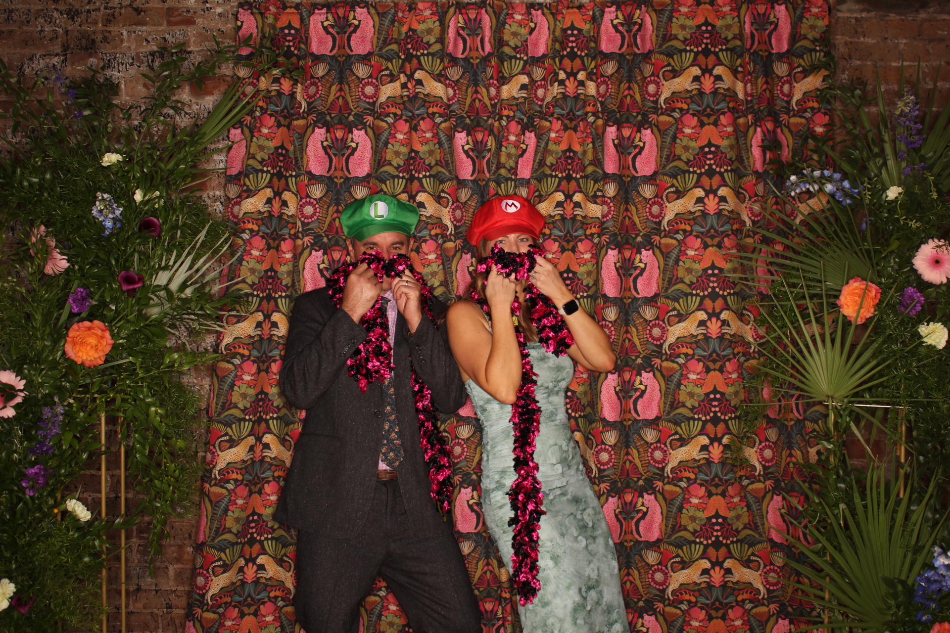 Simon & Kathryn Wedding | View more photos from the event at gallery.photoboothcincy.com/u/PhotoBoothCincy/Simon-Kathryn-Wedding