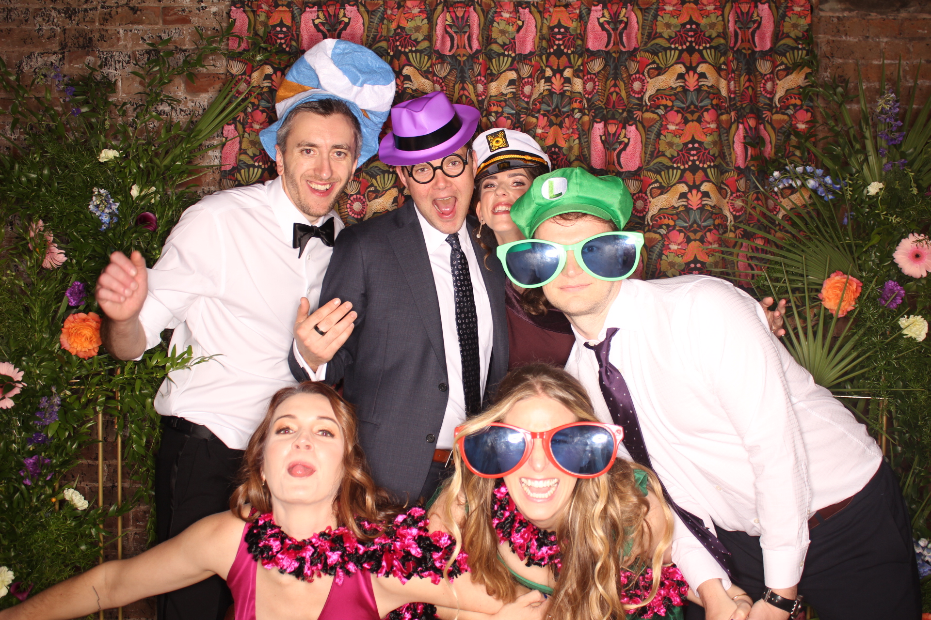 Simon & Kathryn Wedding | View more photos from the event at gallery.photoboothcincy.com/u/PhotoBoothCincy/Simon-Kathryn-Wedding