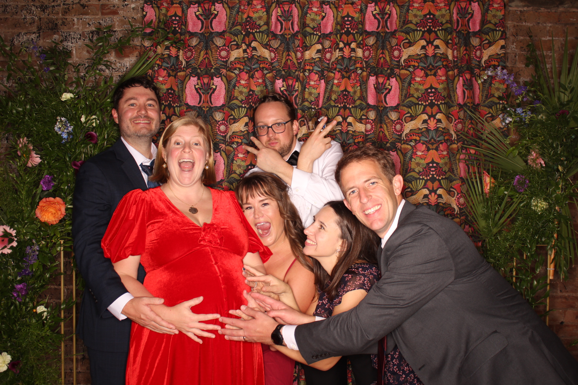 Simon & Kathryn Wedding | View more photos from the event at gallery.photoboothcincy.com/u/PhotoBoothCincy/Simon-Kathryn-Wedding