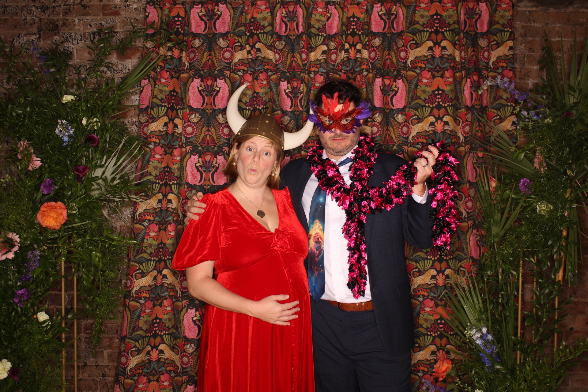 Simon & Kathryn Wedding | View more photos from the event at gallery.photoboothcincy.com/u/PhotoBoothCincy/Simon-Kathryn-Wedding