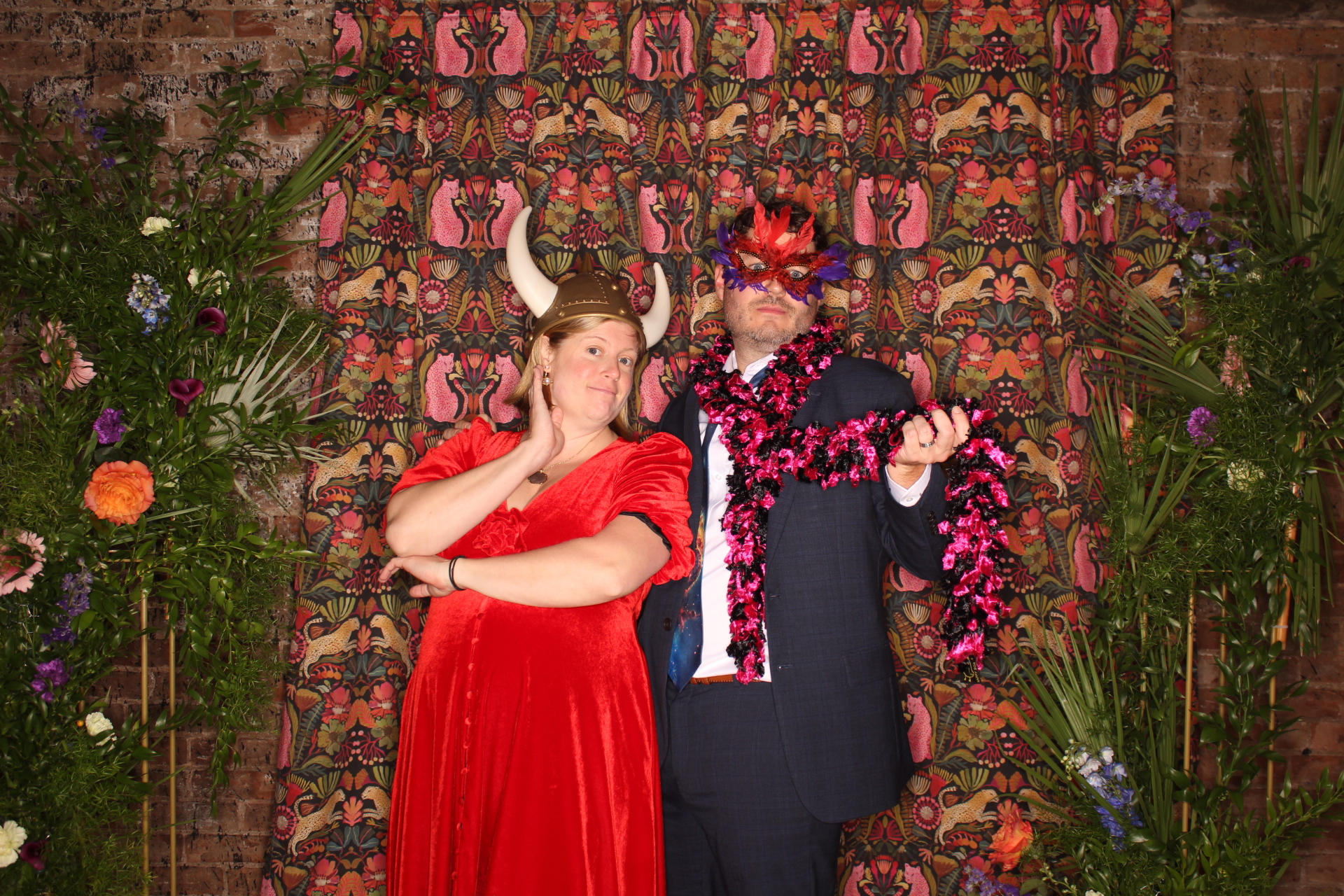 Simon & Kathryn Wedding | View more photos from the event at gallery.photoboothcincy.com/u/PhotoBoothCincy/Simon-Kathryn-Wedding