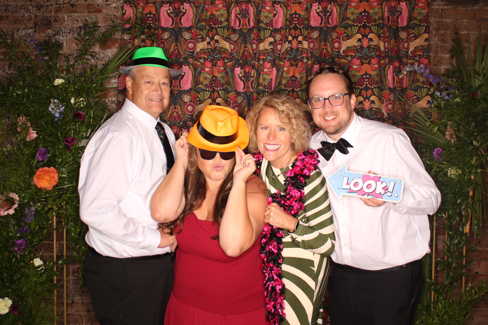 Simon & Kathryn Wedding | View more photos from the event at gallery.photoboothcincy.com/u/PhotoBoothCincy/Simon-Kathryn-Wedding