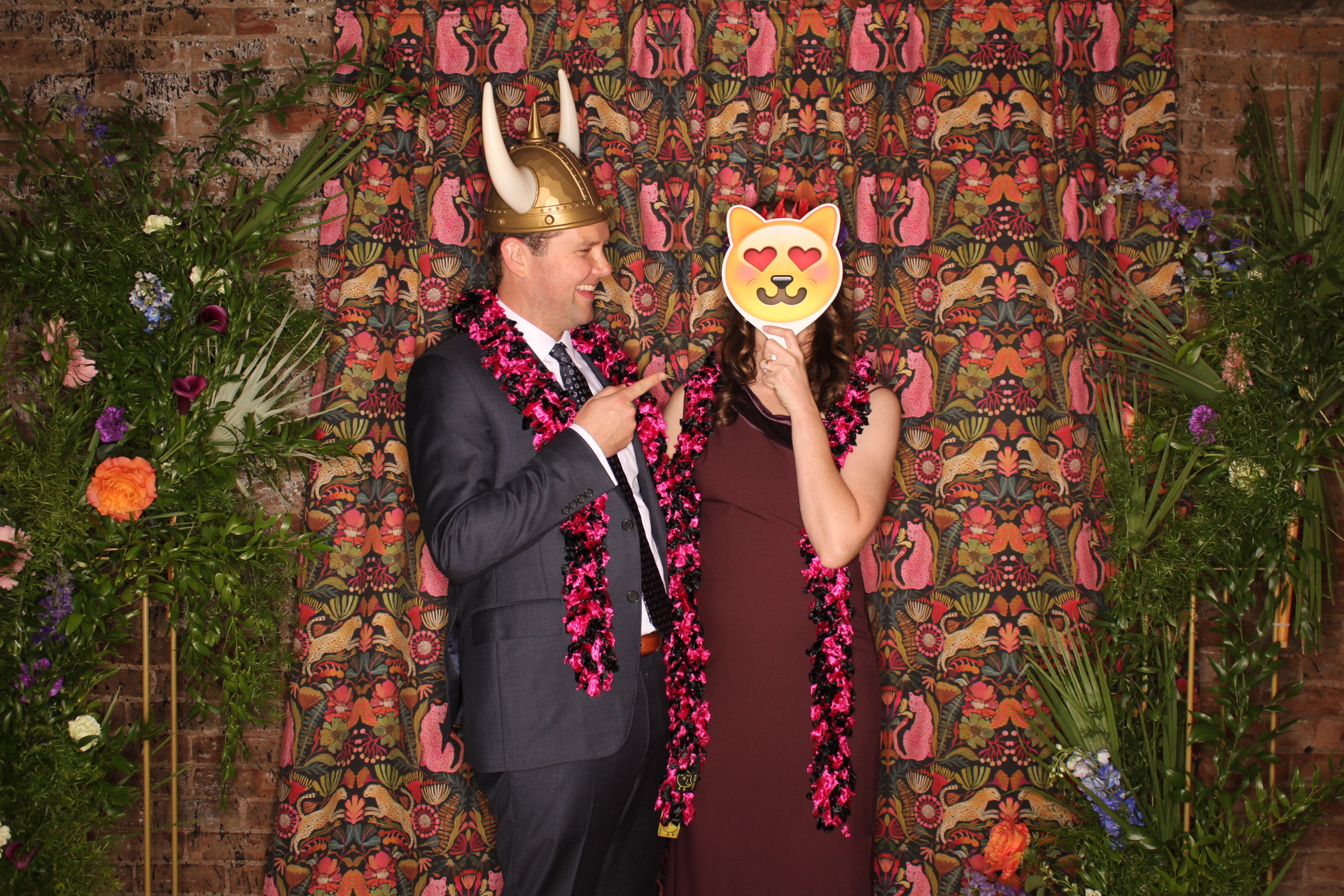 Simon & Kathryn Wedding | View more photos from the event at gallery.photoboothcincy.com/u/PhotoBoothCincy/Simon-Kathryn-Wedding