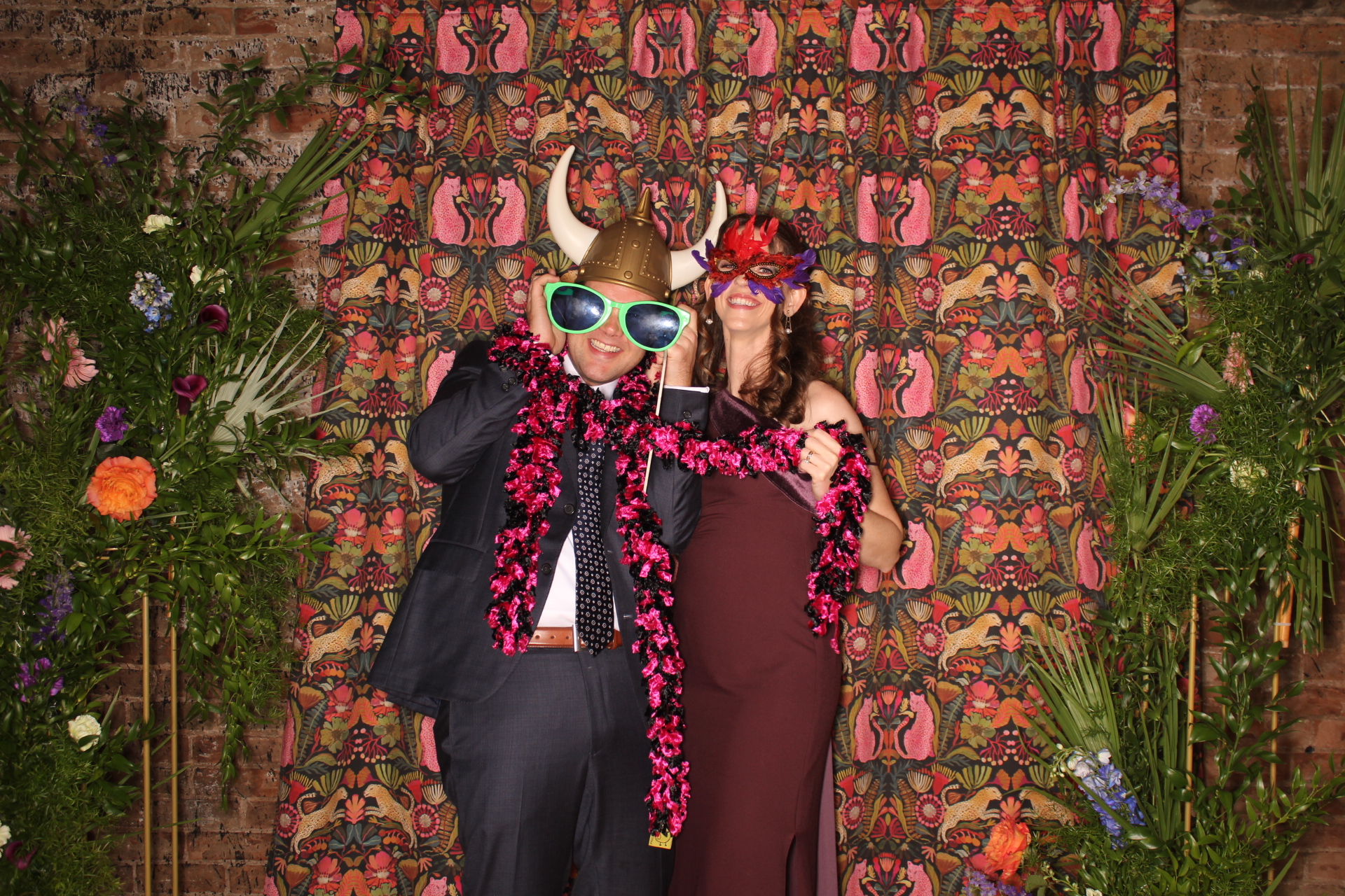 Simon & Kathryn Wedding | View more photos from the event at gallery.photoboothcincy.com/u/PhotoBoothCincy/Simon-Kathryn-Wedding