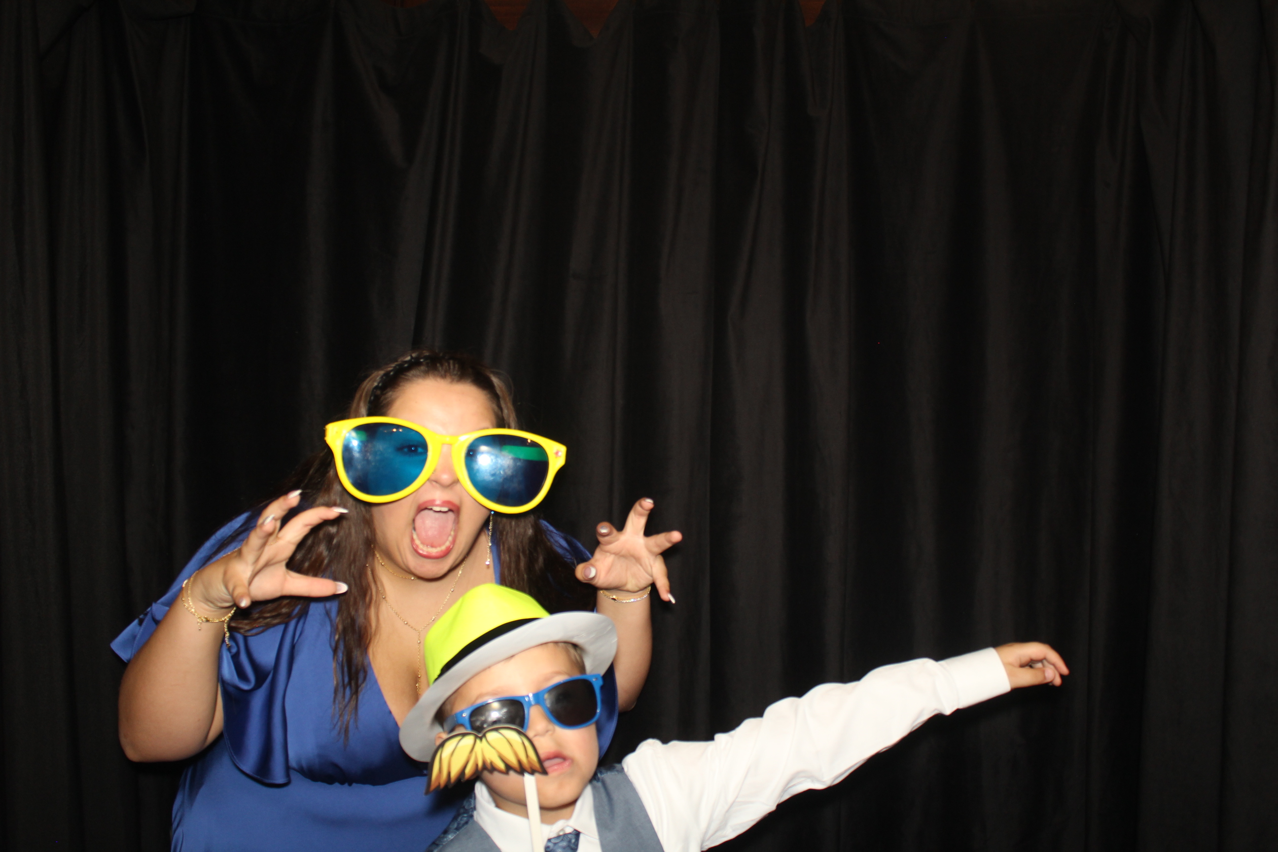Skylar & Noah Reception | View more photos from the event at gallery.photoboothcincy.com/u/PhotoBoothCincy/Skylar-Noah-Reception