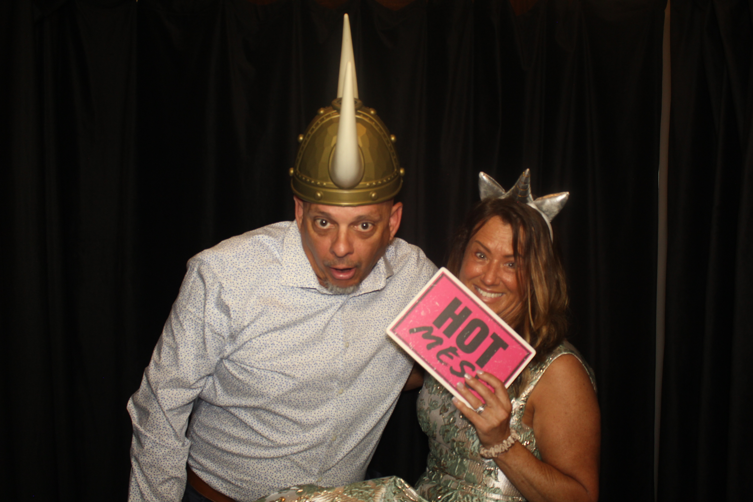 Skylar & Noah Reception | View more photos from the event at gallery.photoboothcincy.com/u/PhotoBoothCincy/Skylar-Noah-Reception