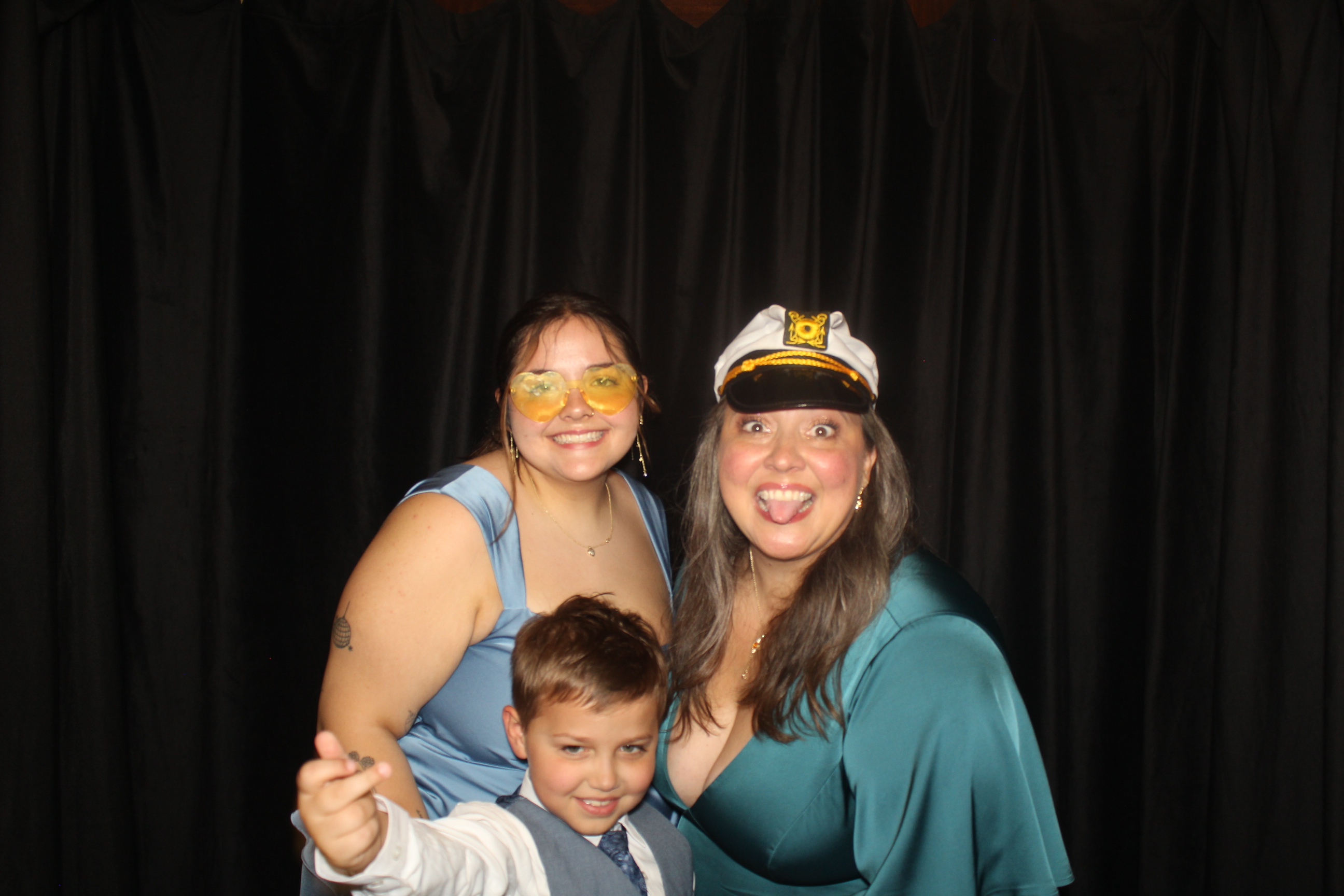 Skylar & Noah Reception | View more photos from the event at gallery.photoboothcincy.com/u/PhotoBoothCincy/Skylar-Noah-Reception