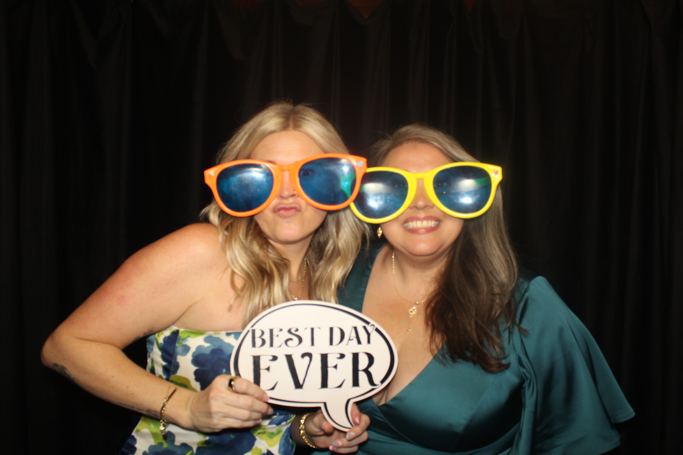 Skylar & Noah Reception | View more photos from the event at gallery.photoboothcincy.com/u/PhotoBoothCincy/Skylar-Noah-Reception