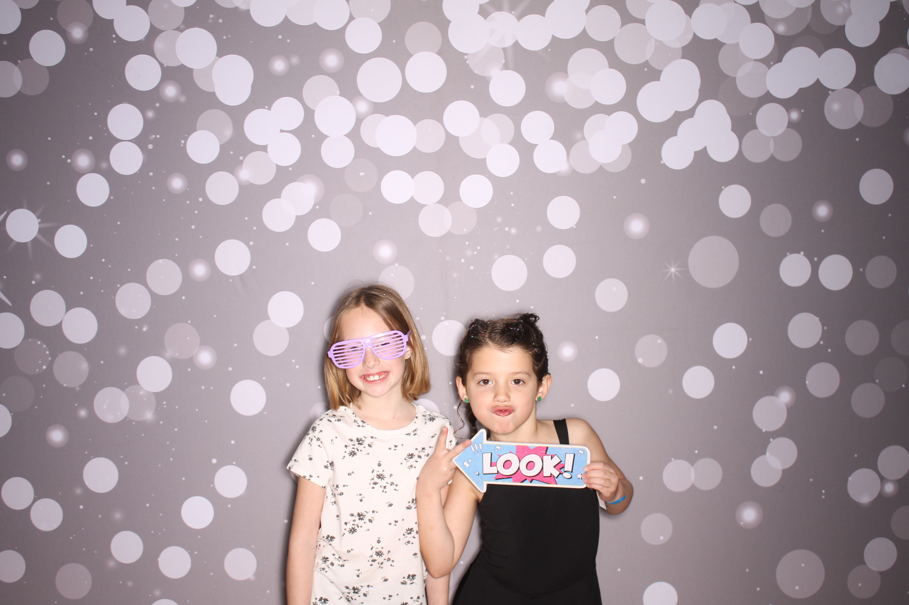 South Lebanon Elementary School Spring Frenzy | View more photos from the event at gallery.photoboothcincy.com/u/PhotoBoothCincy/South-Lebanon-Elementary-School-Spring-Frenzy