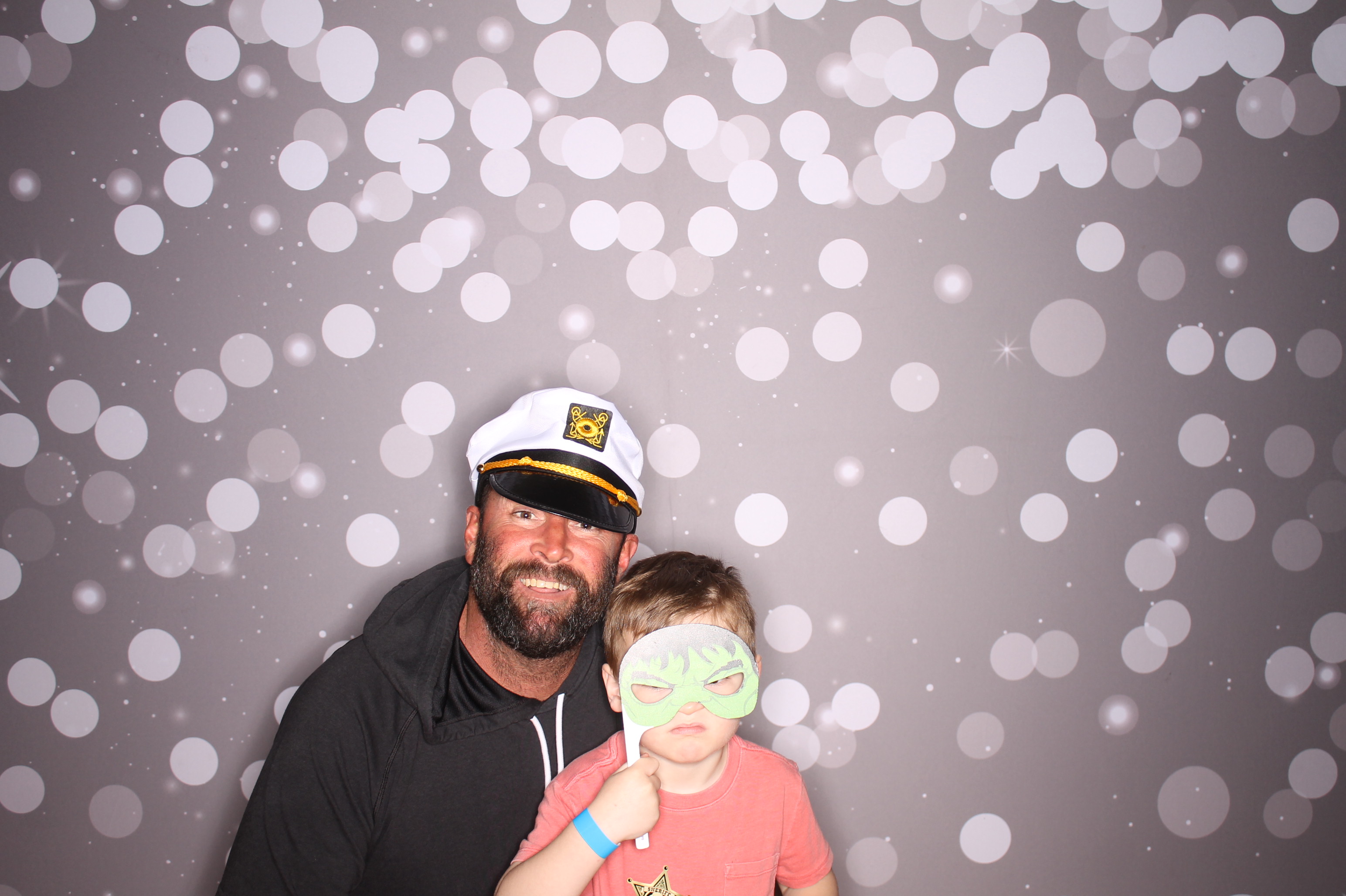 South Lebanon Elementary School Spring Frenzy | View more photos from the event at gallery.photoboothcincy.com/u/PhotoBoothCincy/South-Lebanon-Elementary-School-Spring-Frenzy