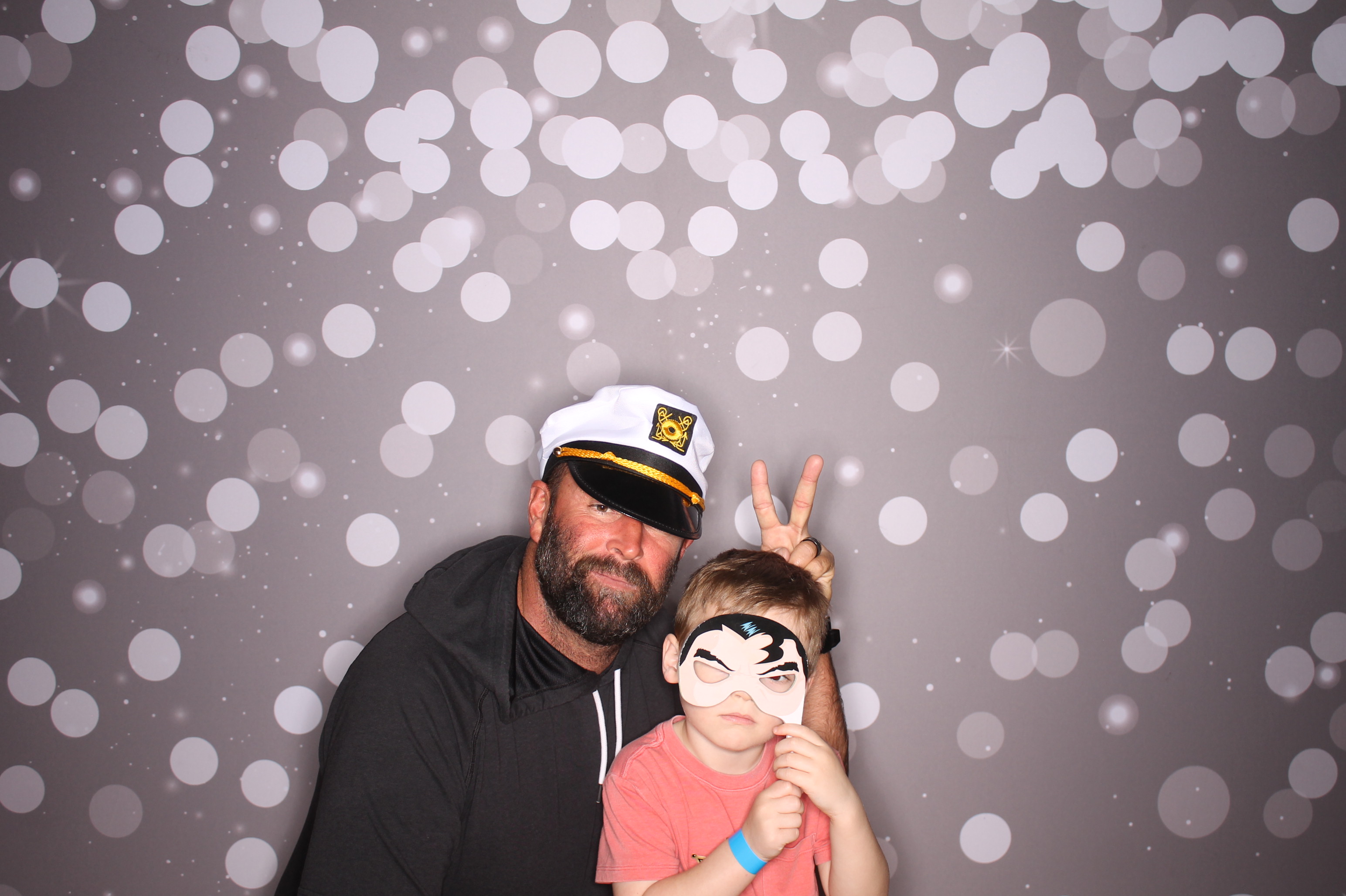 South Lebanon Elementary School Spring Frenzy | View more photos from the event at gallery.photoboothcincy.com/u/PhotoBoothCincy/South-Lebanon-Elementary-School-Spring-Frenzy