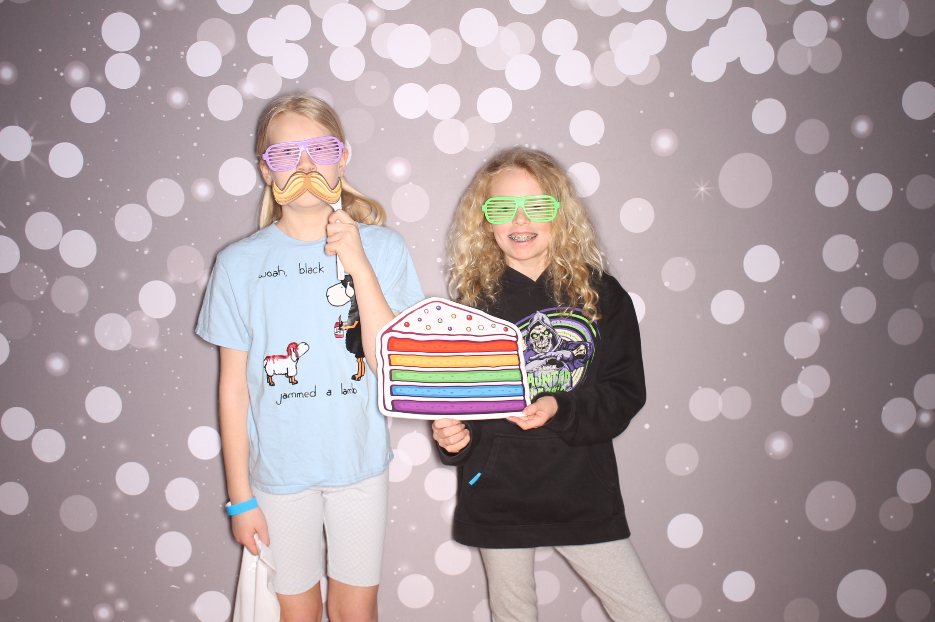 South Lebanon Elementary School Spring Frenzy | View more photos from the event at gallery.photoboothcincy.com/u/PhotoBoothCincy/South-Lebanon-Elementary-School-Spring-Frenzy