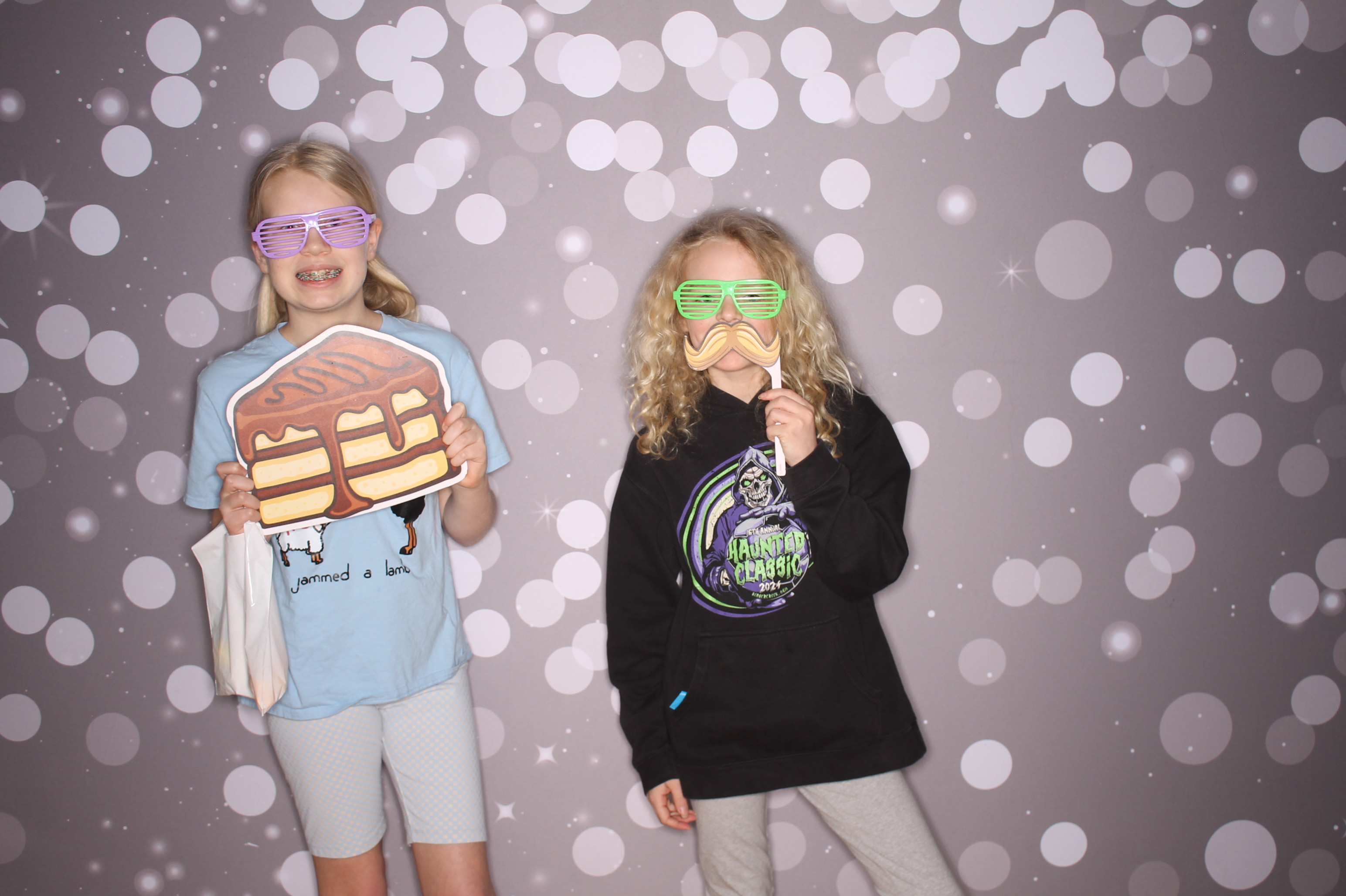 South Lebanon Elementary School Spring Frenzy | View more photos from the event at gallery.photoboothcincy.com/u/PhotoBoothCincy/South-Lebanon-Elementary-School-Spring-Frenzy