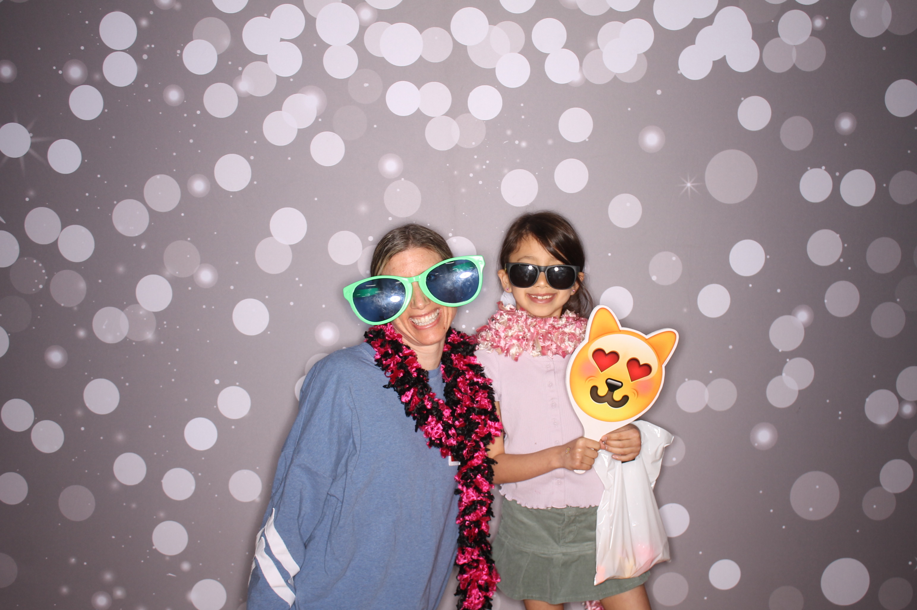 South Lebanon Elementary School Spring Frenzy | View more photos from the event at gallery.photoboothcincy.com/u/PhotoBoothCincy/South-Lebanon-Elementary-School-Spring-Frenzy