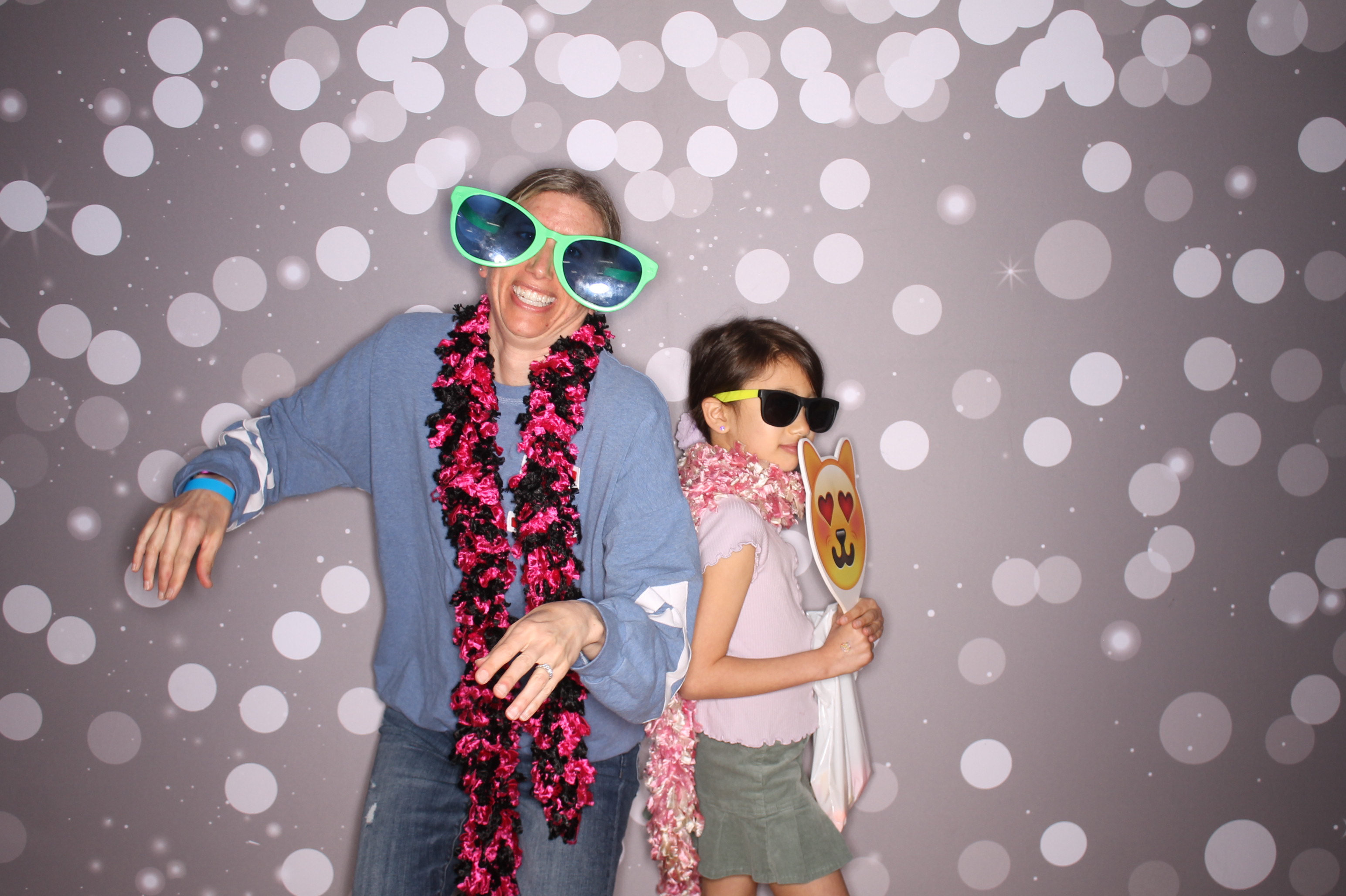 South Lebanon Elementary School Spring Frenzy | View more photos from the event at gallery.photoboothcincy.com/u/PhotoBoothCincy/South-Lebanon-Elementary-School-Spring-Frenzy
