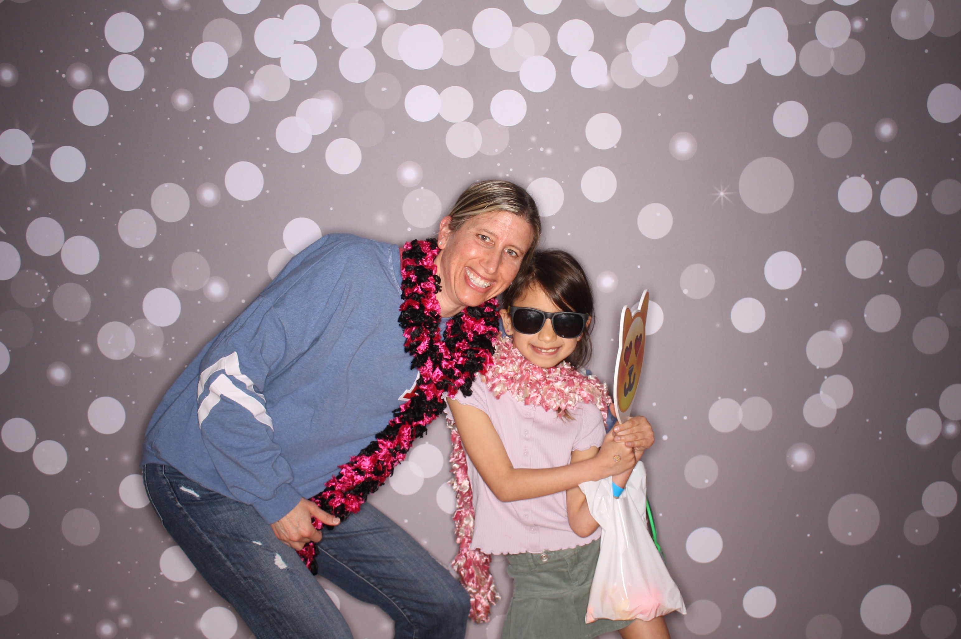 South Lebanon Elementary School Spring Frenzy | View more photos from the event at gallery.photoboothcincy.com/u/PhotoBoothCincy/South-Lebanon-Elementary-School-Spring-Frenzy