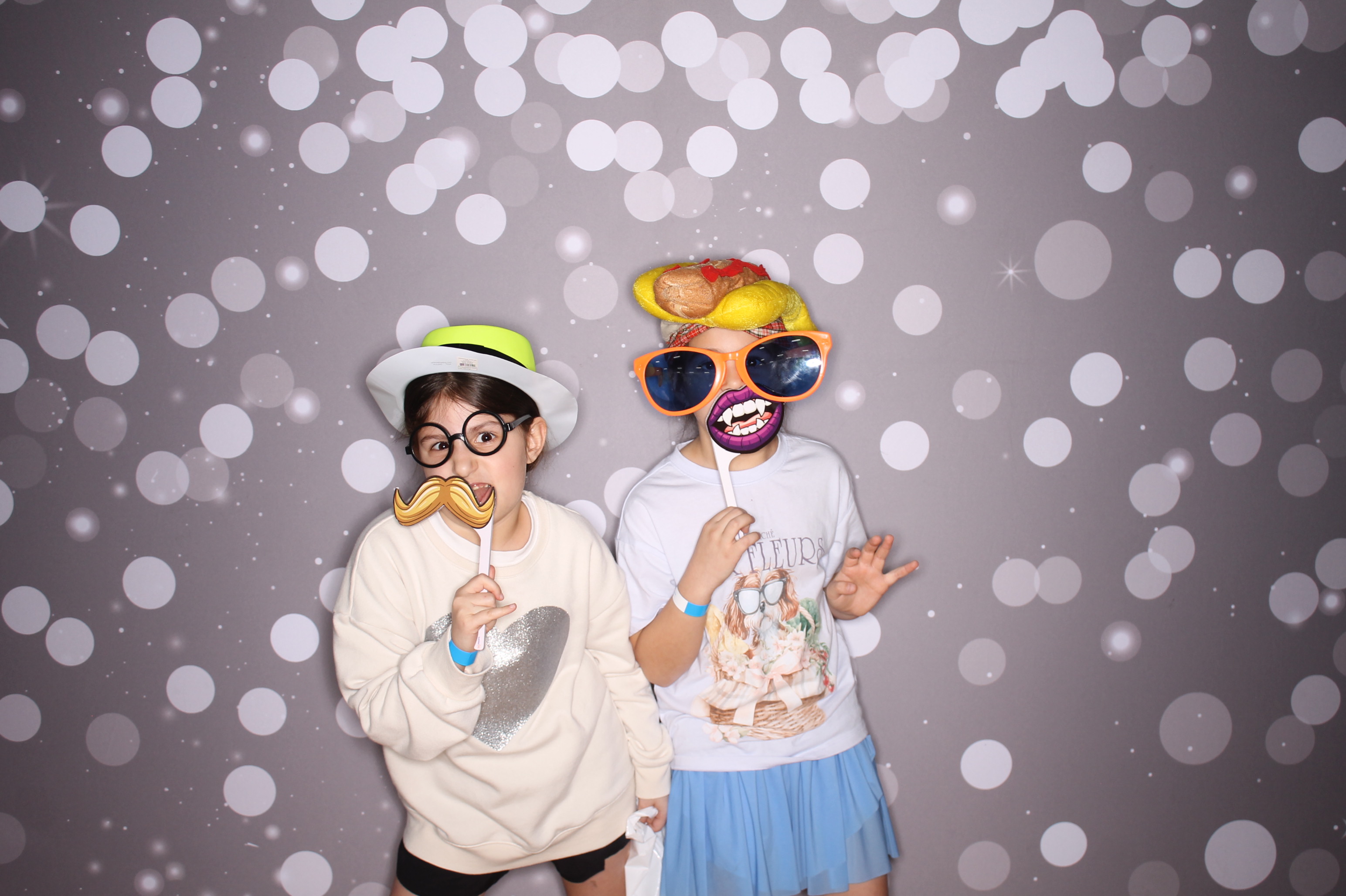 South Lebanon Elementary School Spring Frenzy | View more photos from the event at gallery.photoboothcincy.com/u/PhotoBoothCincy/South-Lebanon-Elementary-School-Spring-Frenzy