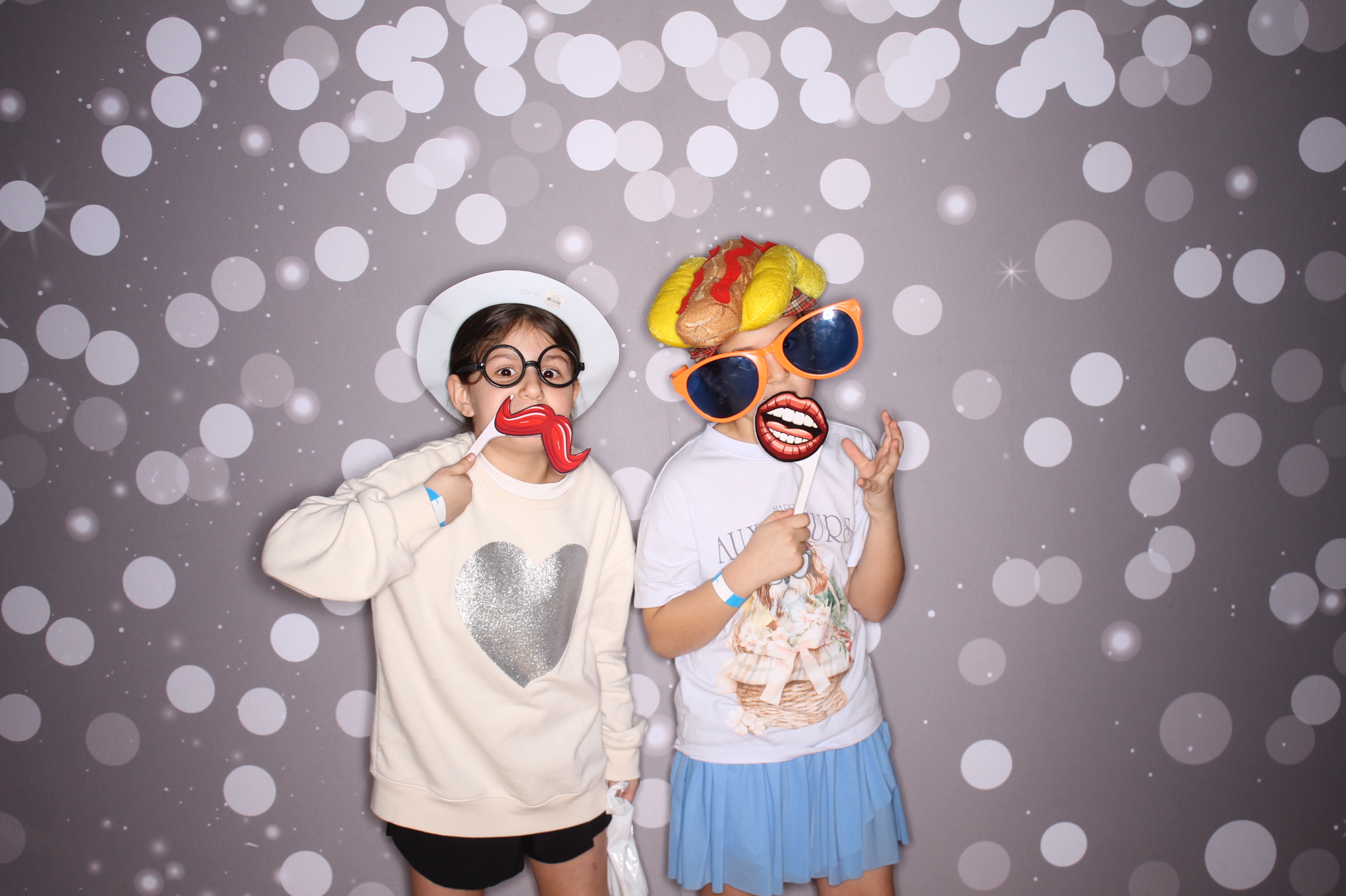 South Lebanon Elementary School Spring Frenzy | View more photos from the event at gallery.photoboothcincy.com/u/PhotoBoothCincy/South-Lebanon-Elementary-School-Spring-Frenzy