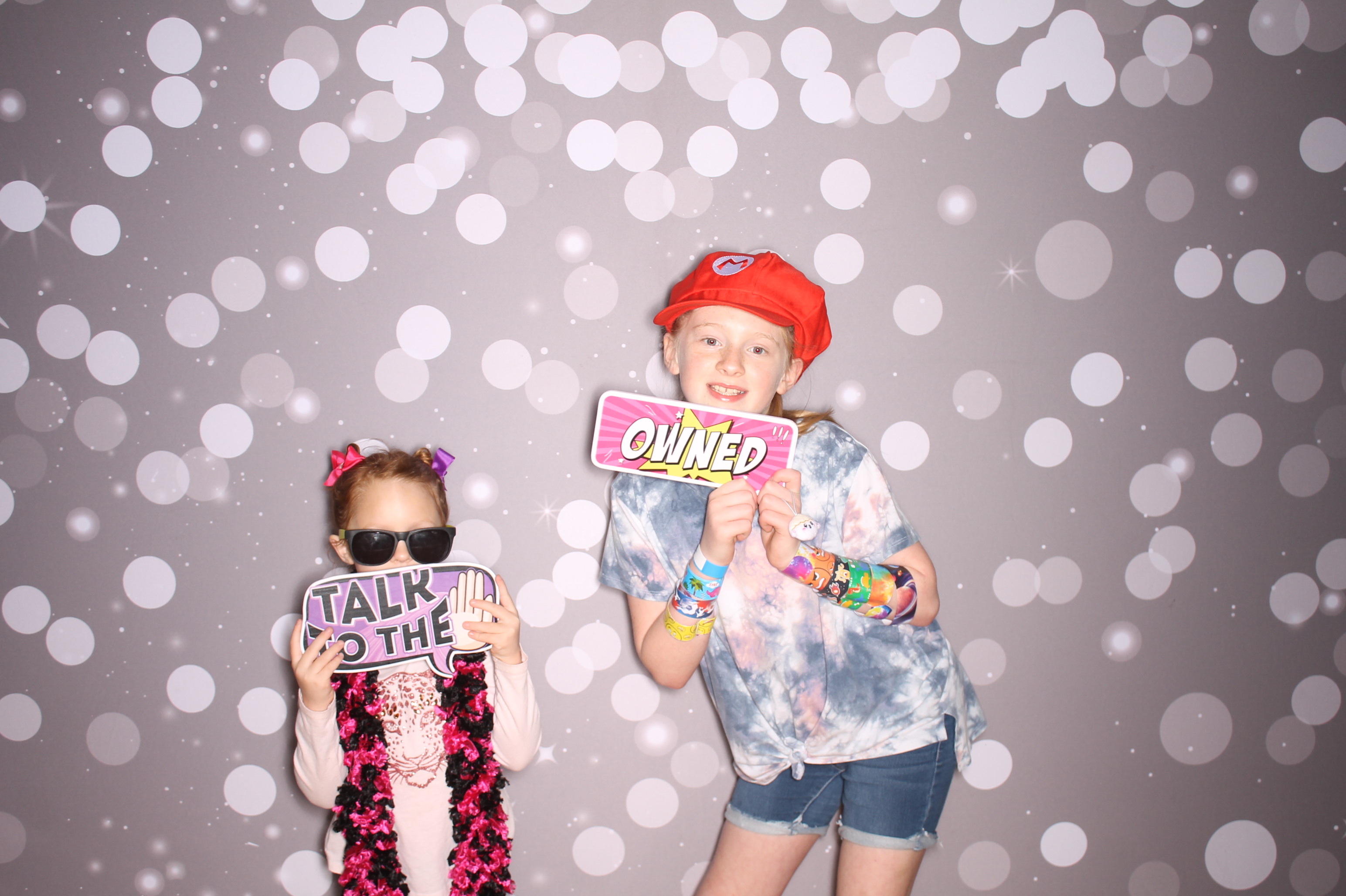 South Lebanon Elementary School Spring Frenzy | View more photos from the event at gallery.photoboothcincy.com/u/PhotoBoothCincy/South-Lebanon-Elementary-School-Spring-Frenzy