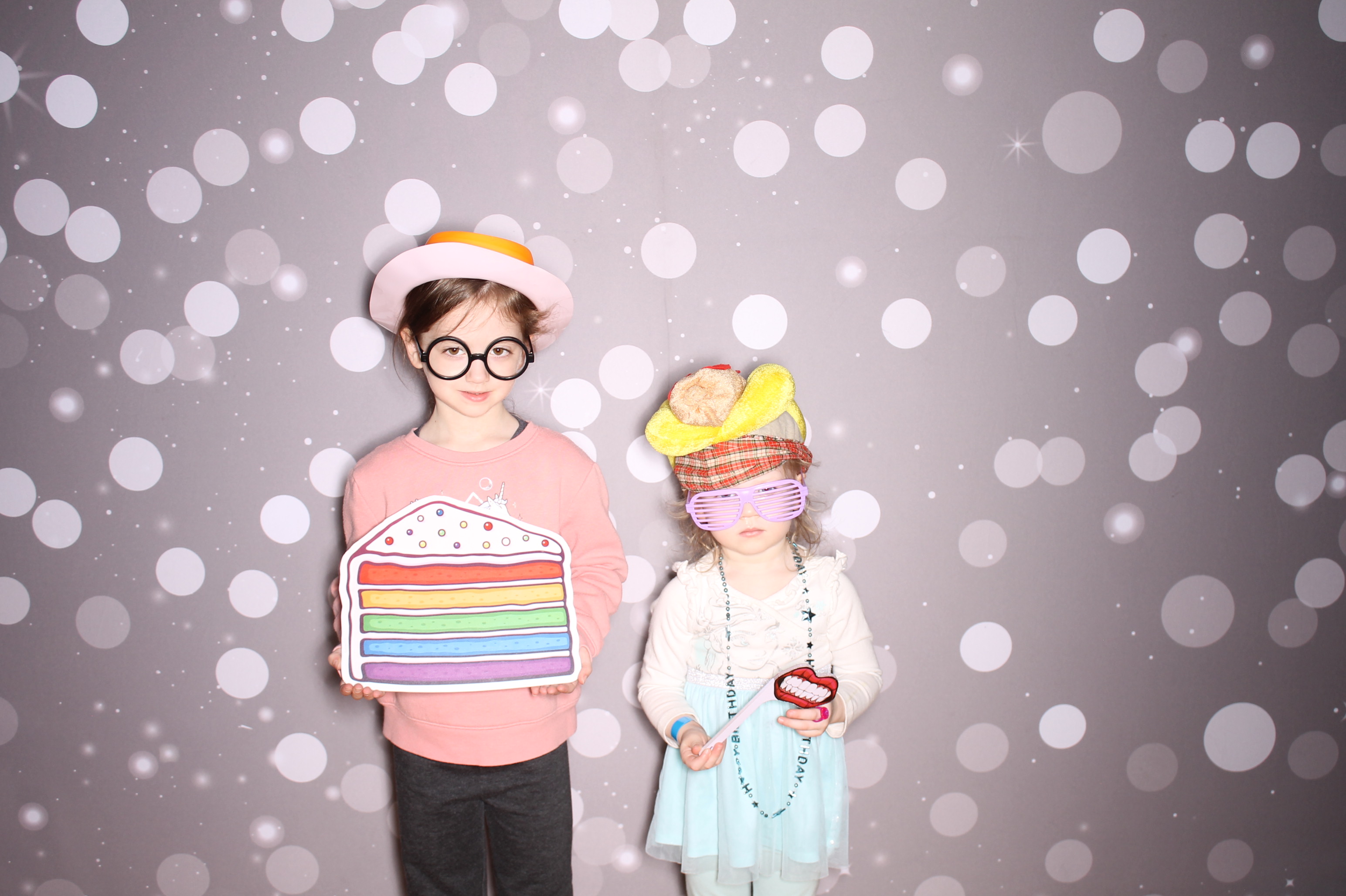 South Lebanon Elementary School Spring Frenzy | View more photos from the event at gallery.photoboothcincy.com/u/PhotoBoothCincy/South-Lebanon-Elementary-School-Spring-Frenzy