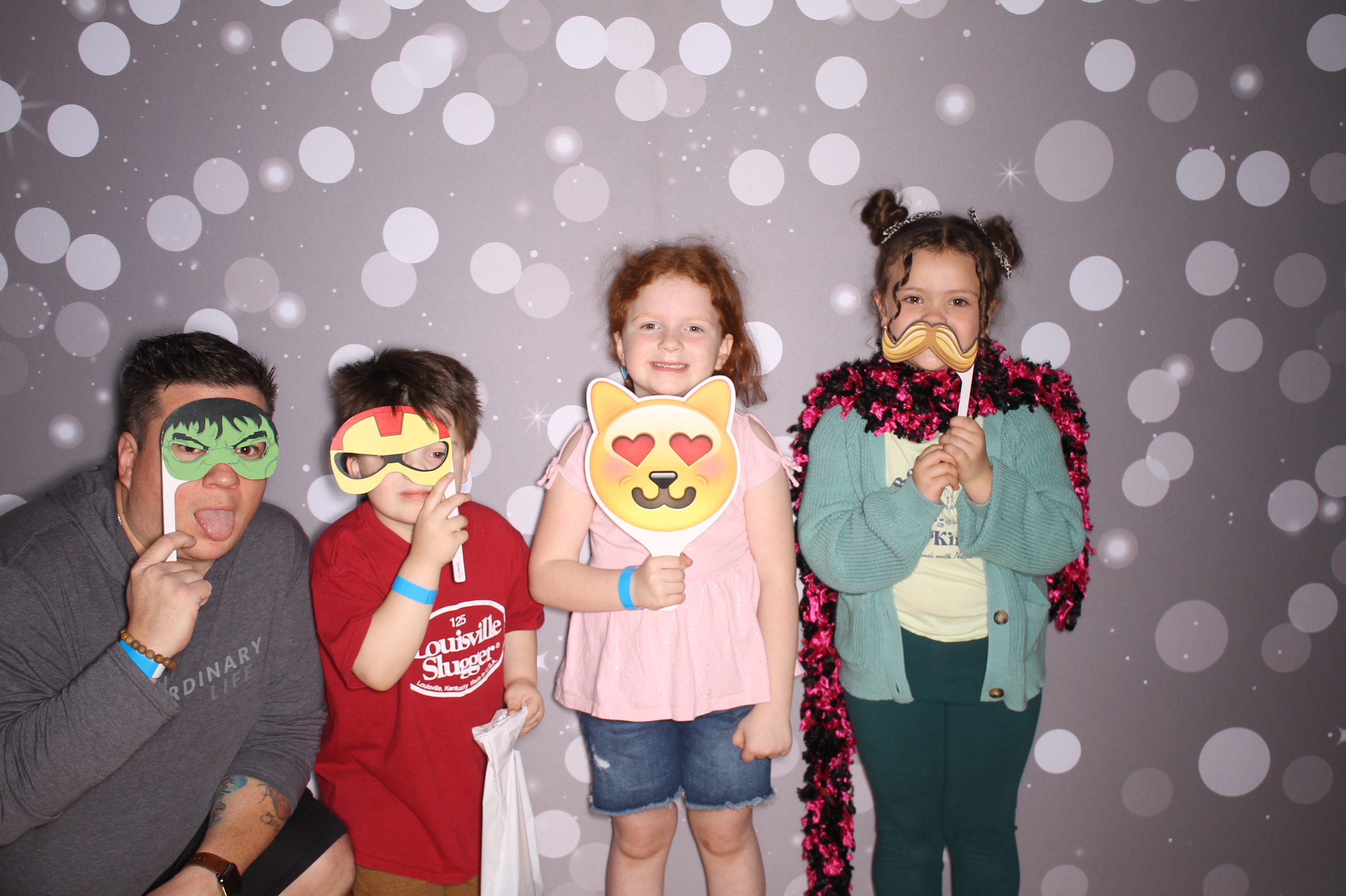 South Lebanon Elementary School Spring Frenzy | View more photos from the event at gallery.photoboothcincy.com/u/PhotoBoothCincy/South-Lebanon-Elementary-School-Spring-Frenzy
