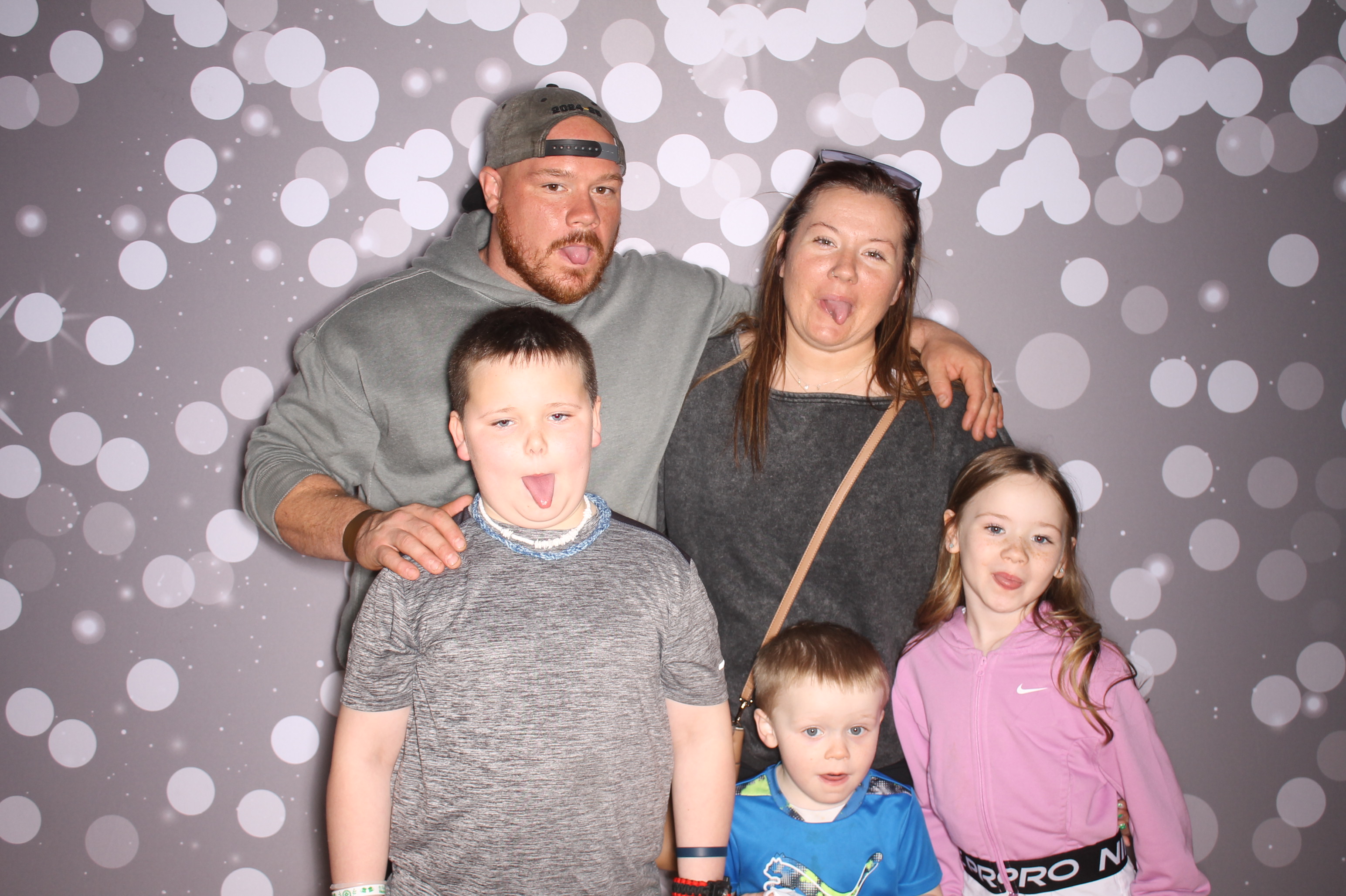 South Lebanon Elementary School Spring Frenzy | View more photos from the event at gallery.photoboothcincy.com/u/PhotoBoothCincy/South-Lebanon-Elementary-School-Spring-Frenzy