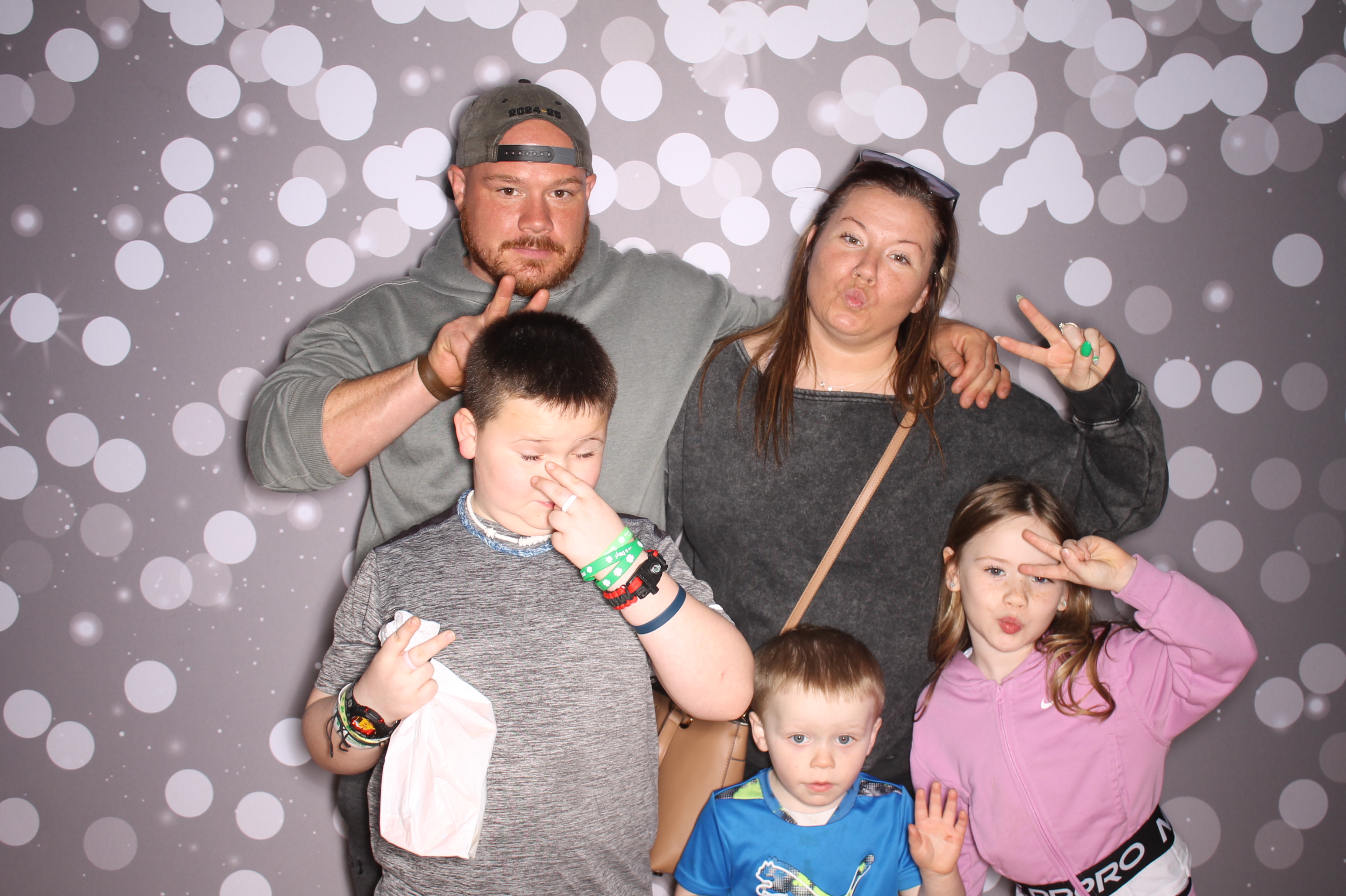 South Lebanon Elementary School Spring Frenzy | View more photos from the event at gallery.photoboothcincy.com/u/PhotoBoothCincy/South-Lebanon-Elementary-School-Spring-Frenzy