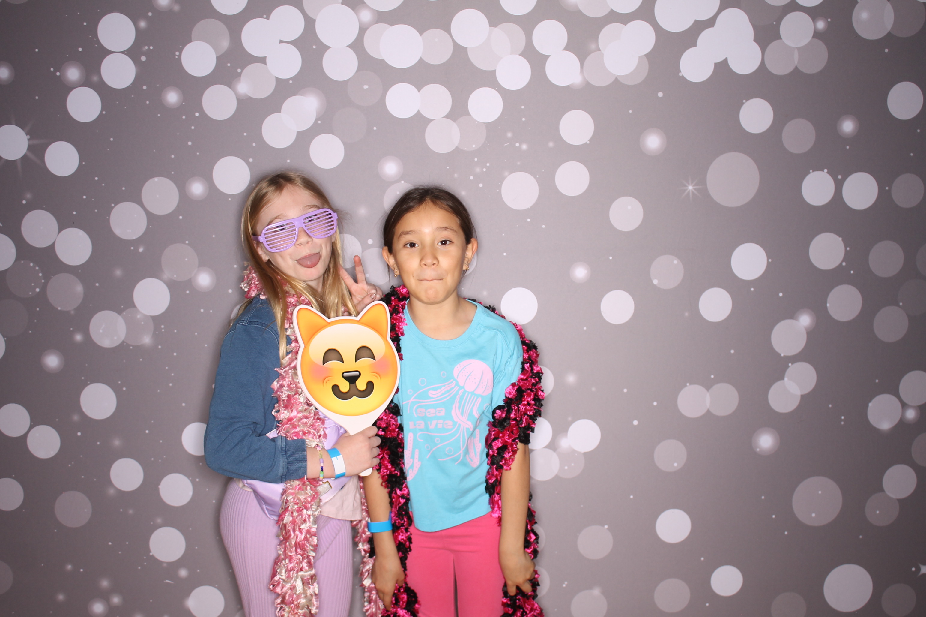 South Lebanon Elementary School Spring Frenzy | View more photos from the event at gallery.photoboothcincy.com/u/PhotoBoothCincy/South-Lebanon-Elementary-School-Spring-Frenzy
