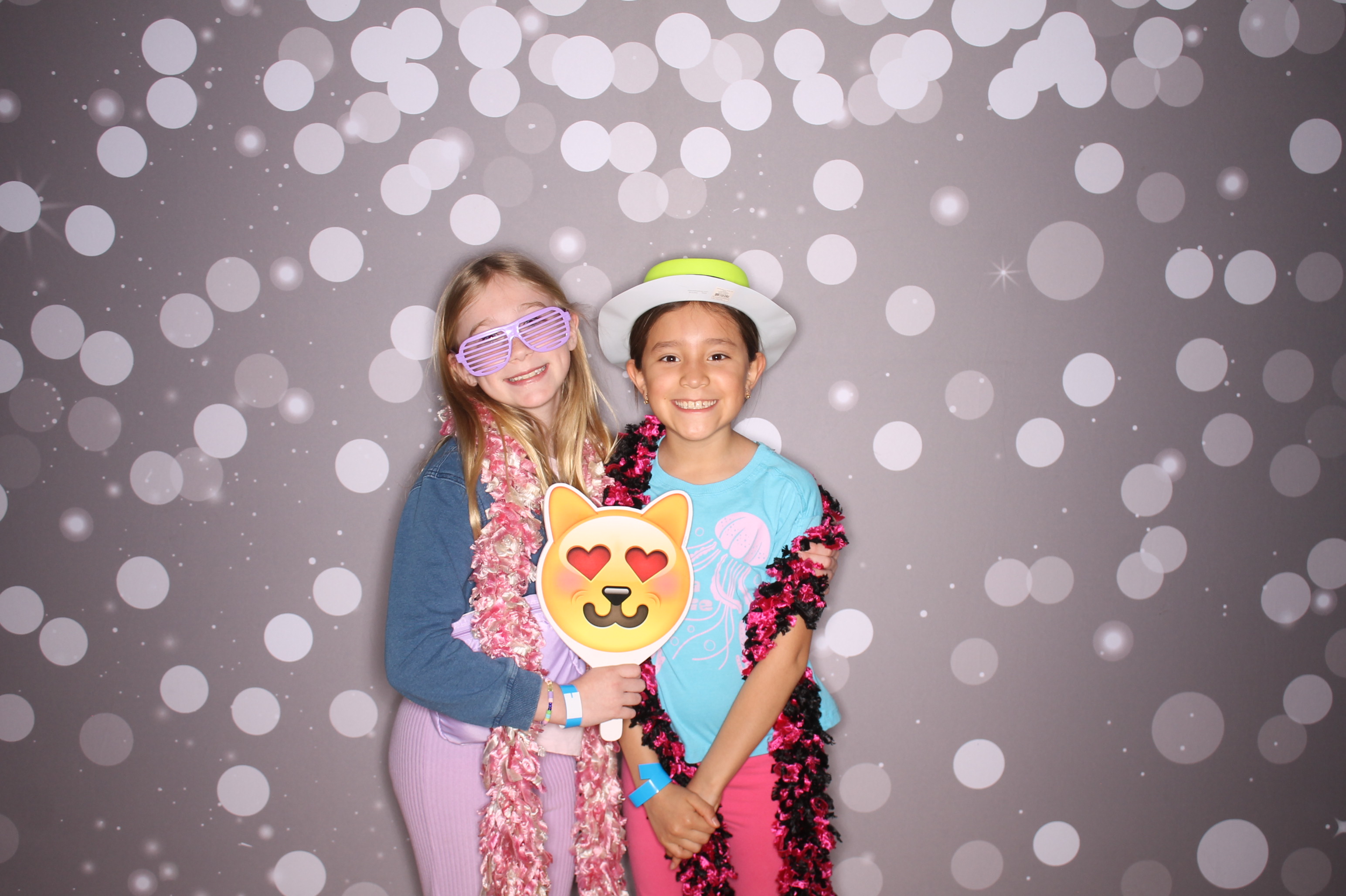 South Lebanon Elementary School Spring Frenzy | View more photos from the event at gallery.photoboothcincy.com/u/PhotoBoothCincy/South-Lebanon-Elementary-School-Spring-Frenzy
