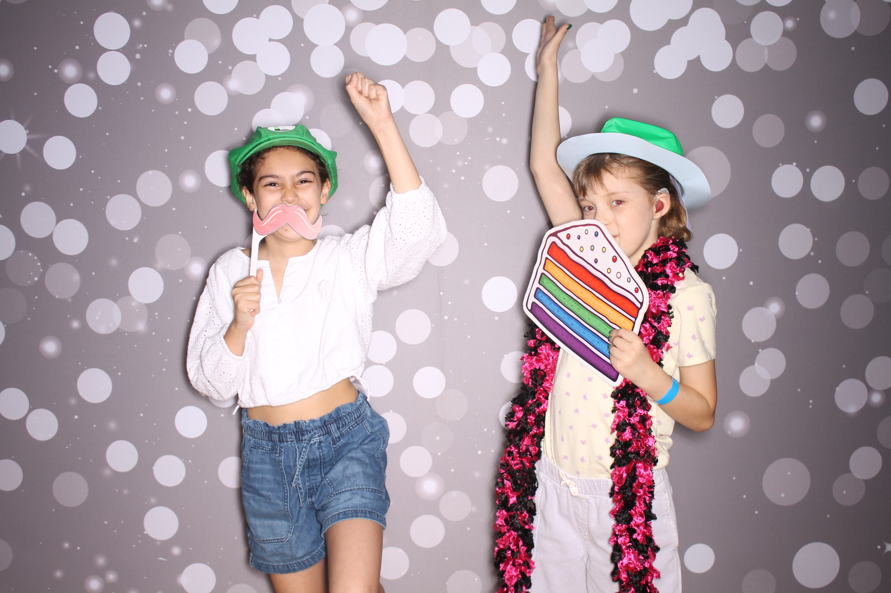 South Lebanon Elementary School Spring Frenzy | View more photos from the event at gallery.photoboothcincy.com/u/PhotoBoothCincy/South-Lebanon-Elementary-School-Spring-Frenzy