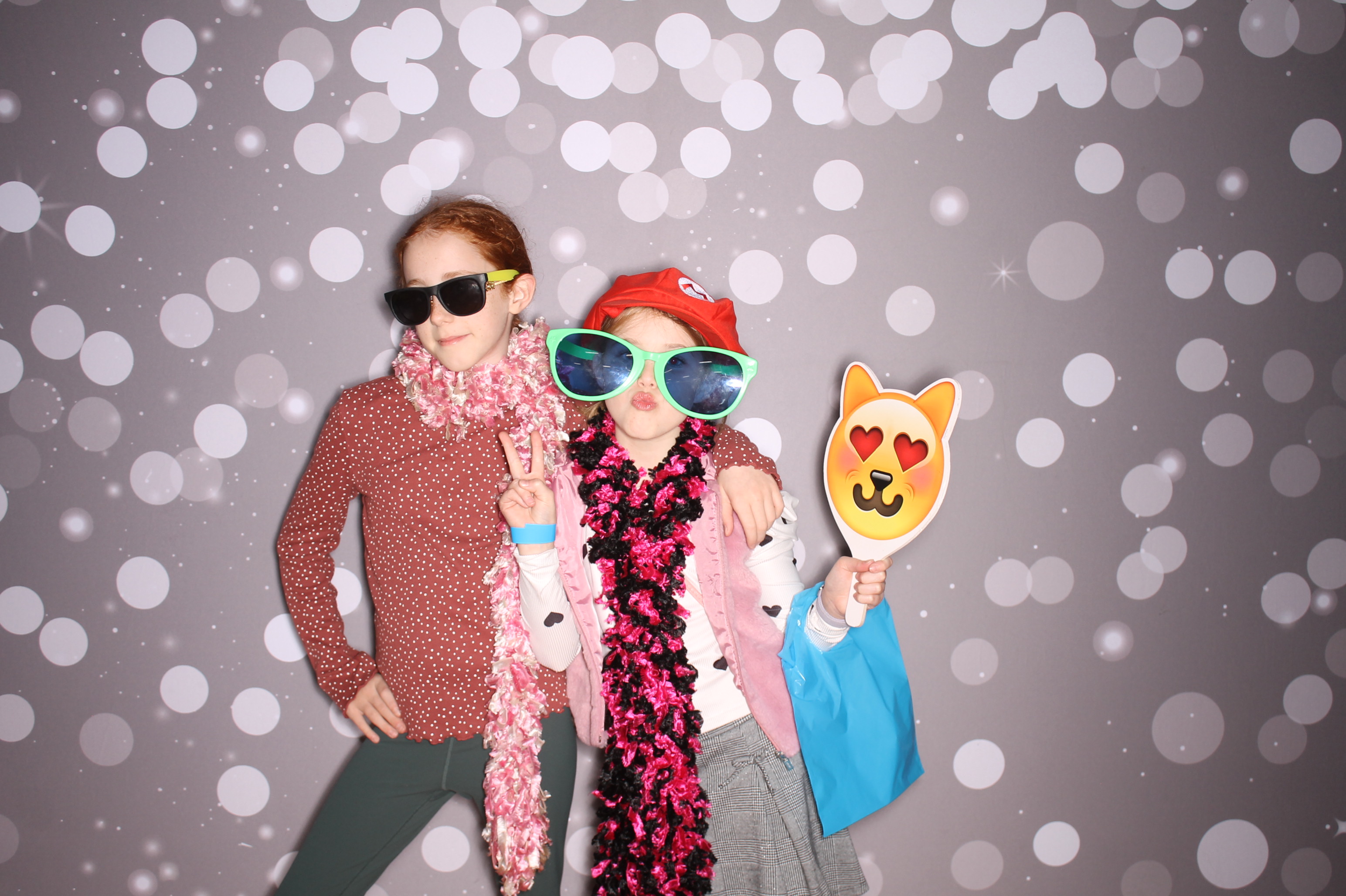 South Lebanon Elementary School Spring Frenzy | View more photos from the event at gallery.photoboothcincy.com/u/PhotoBoothCincy/South-Lebanon-Elementary-School-Spring-Frenzy