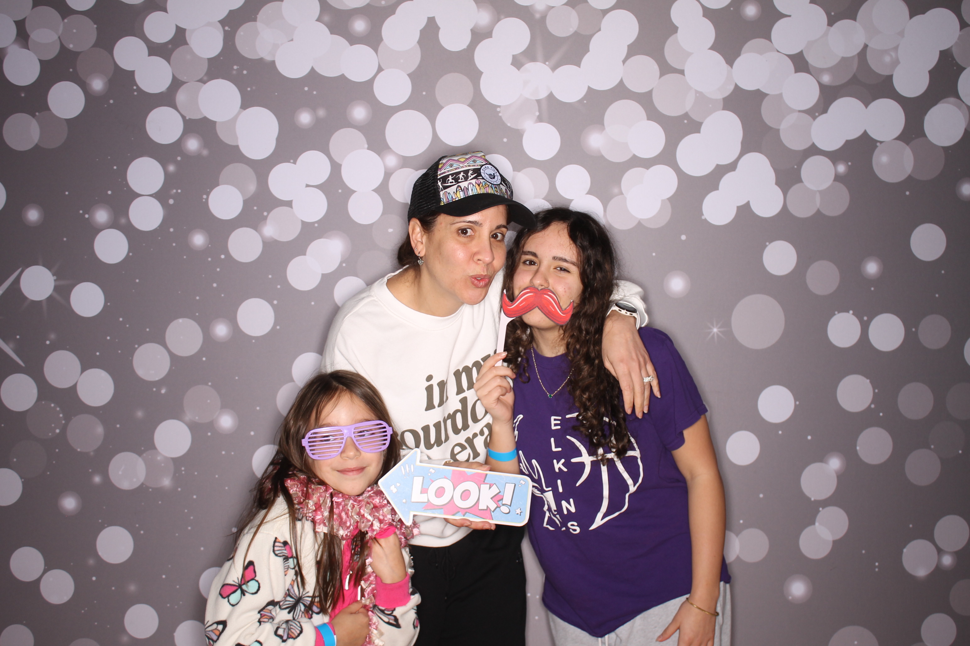 South Lebanon Elementary School Spring Frenzy | View more photos from the event at gallery.photoboothcincy.com/u/PhotoBoothCincy/South-Lebanon-Elementary-School-Spring-Frenzy