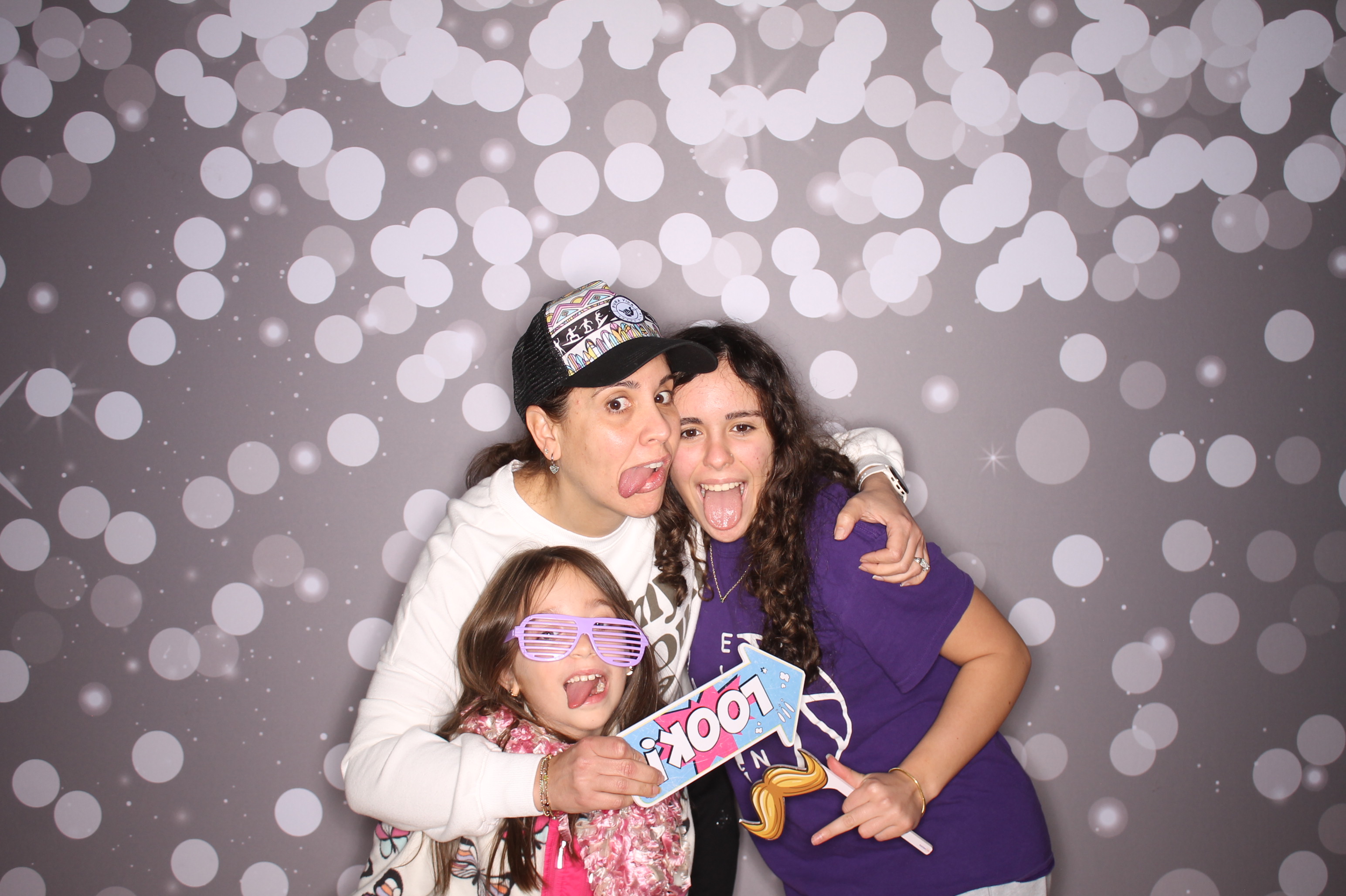South Lebanon Elementary School Spring Frenzy | View more photos from the event at gallery.photoboothcincy.com/u/PhotoBoothCincy/South-Lebanon-Elementary-School-Spring-Frenzy