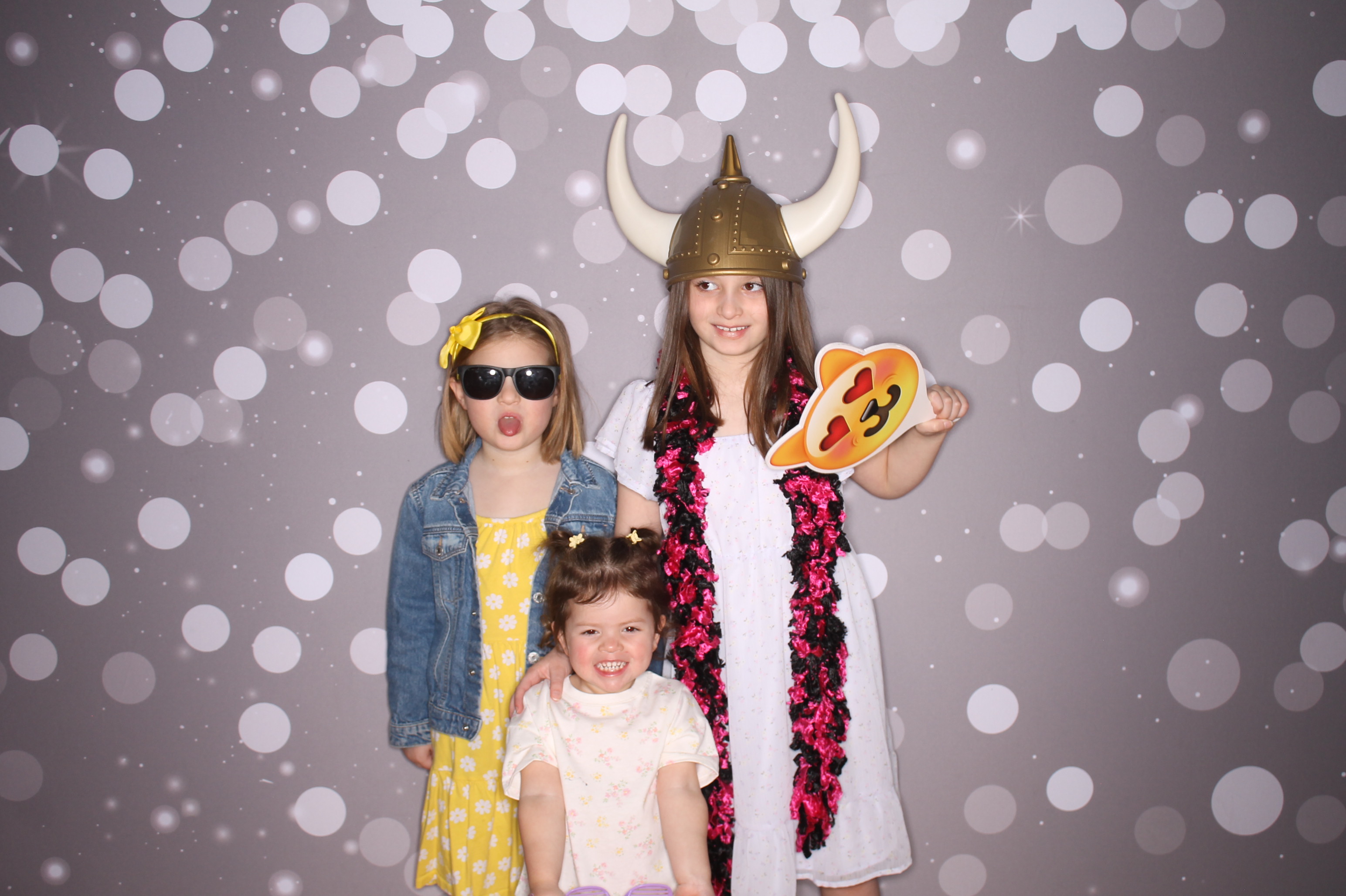 South Lebanon Elementary School Spring Frenzy | View more photos from the event at gallery.photoboothcincy.com/u/PhotoBoothCincy/South-Lebanon-Elementary-School-Spring-Frenzy