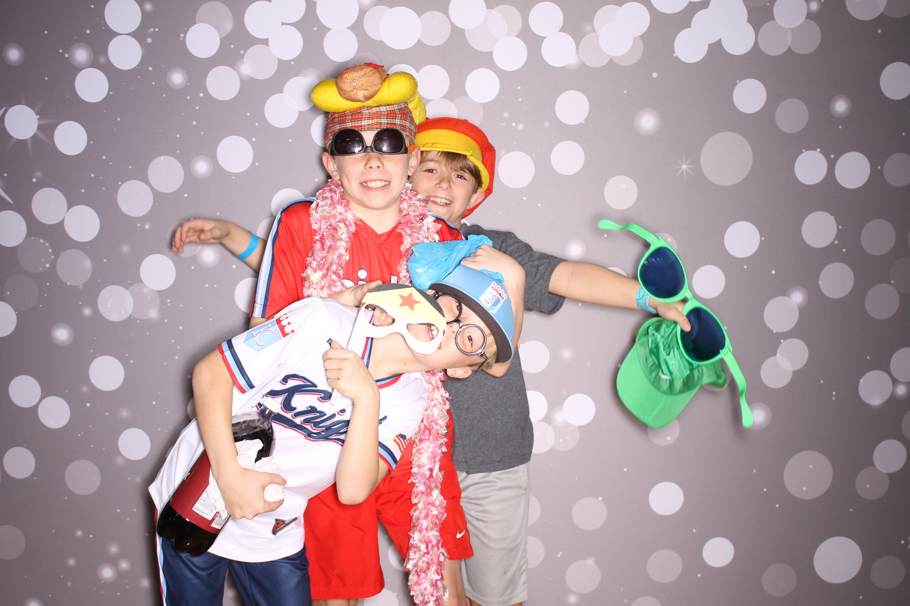 South Lebanon Elementary School Spring Frenzy | View more photos from the event at gallery.photoboothcincy.com/u/PhotoBoothCincy/South-Lebanon-Elementary-School-Spring-Frenzy