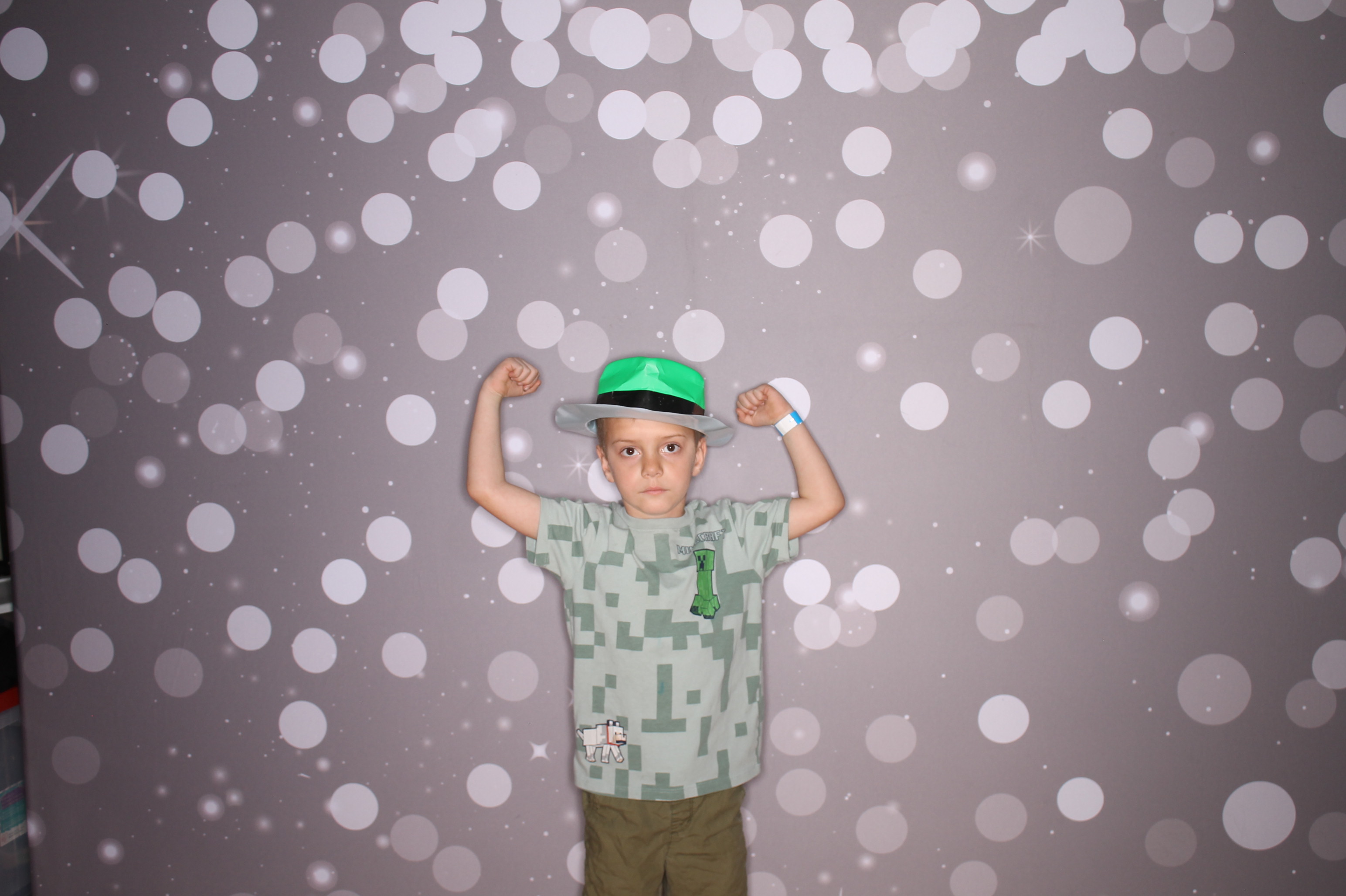 South Lebanon Elementary School Spring Frenzy | View more photos from the event at gallery.photoboothcincy.com/u/PhotoBoothCincy/South-Lebanon-Elementary-School-Spring-Frenzy