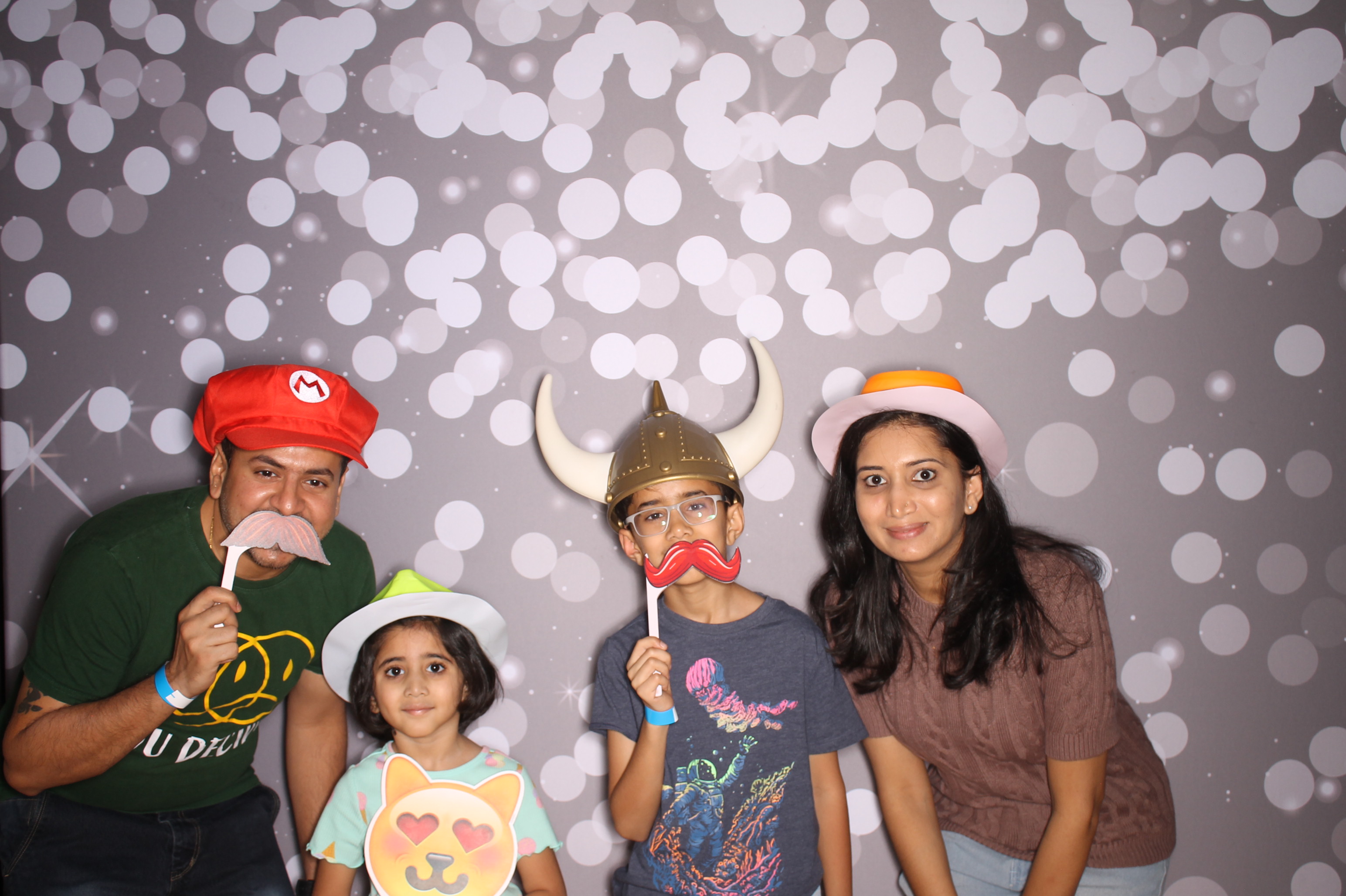 South Lebanon Elementary School Spring Frenzy | View more photos from the event at gallery.photoboothcincy.com/u/PhotoBoothCincy/South-Lebanon-Elementary-School-Spring-Frenzy