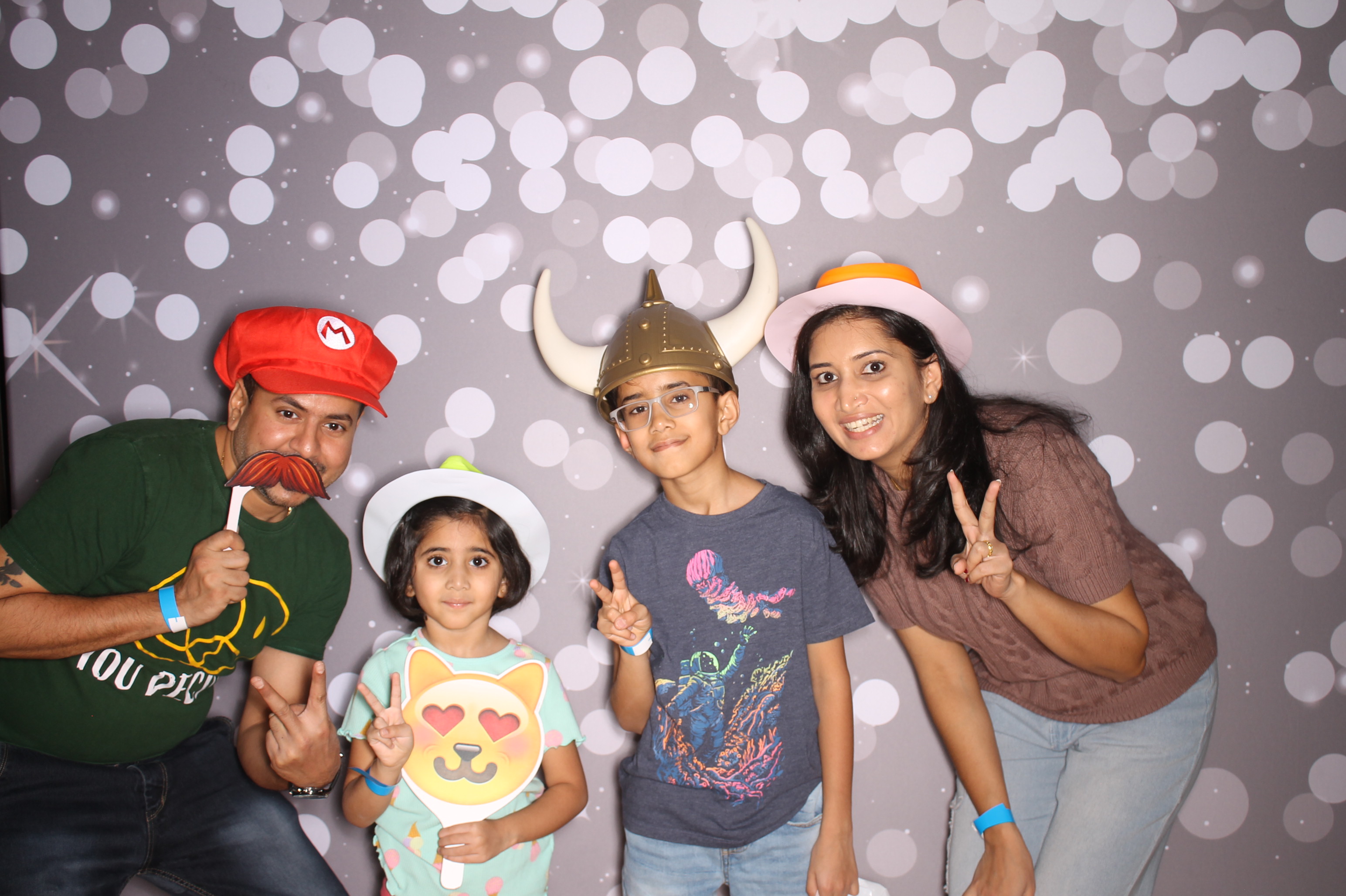 South Lebanon Elementary School Spring Frenzy | View more photos from the event at gallery.photoboothcincy.com/u/PhotoBoothCincy/South-Lebanon-Elementary-School-Spring-Frenzy
