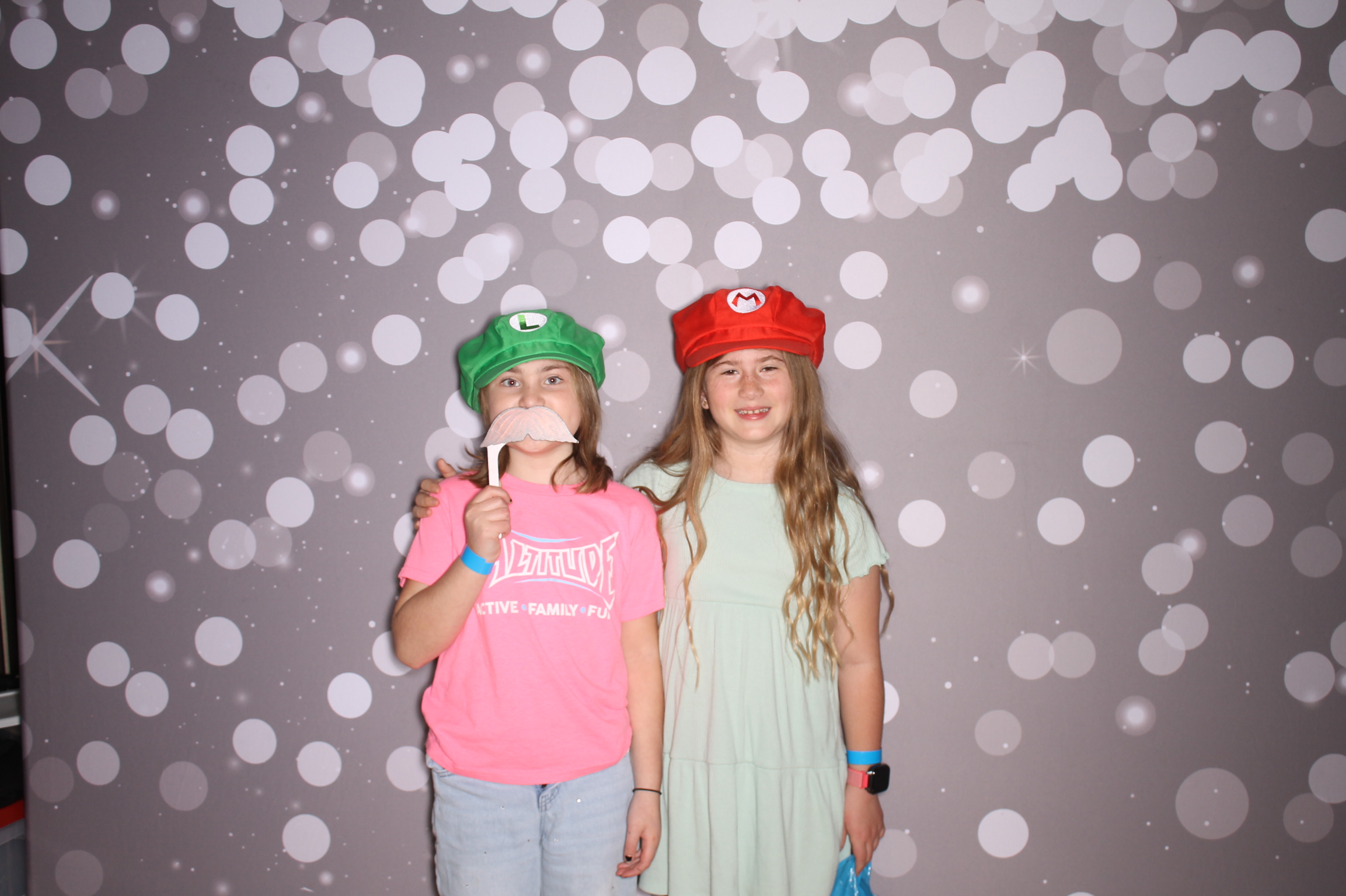 South Lebanon Elementary School Spring Frenzy | View more photos from the event at gallery.photoboothcincy.com/u/PhotoBoothCincy/South-Lebanon-Elementary-School-Spring-Frenzy