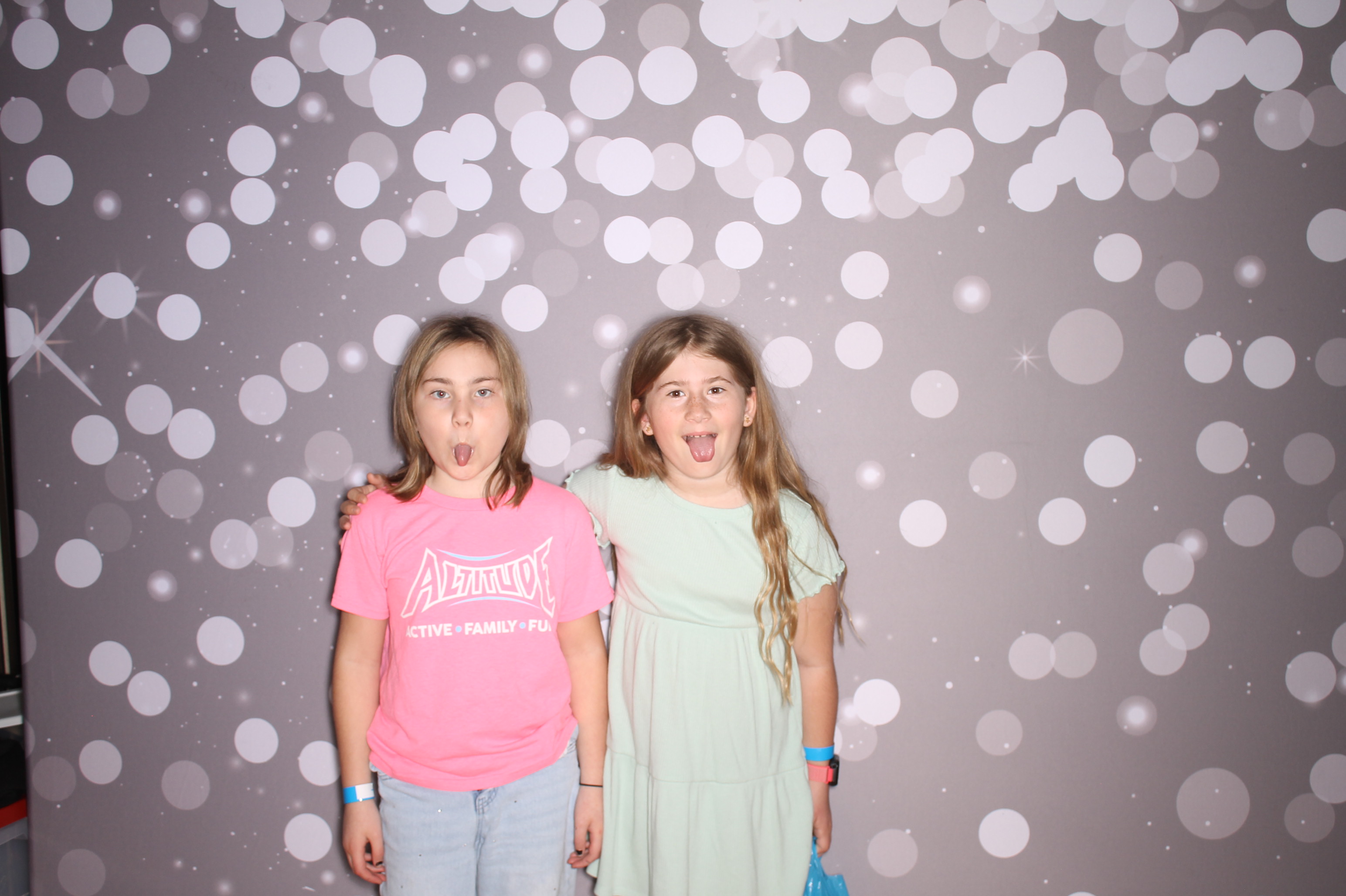 South Lebanon Elementary School Spring Frenzy | View more photos from the event at gallery.photoboothcincy.com/u/PhotoBoothCincy/South-Lebanon-Elementary-School-Spring-Frenzy