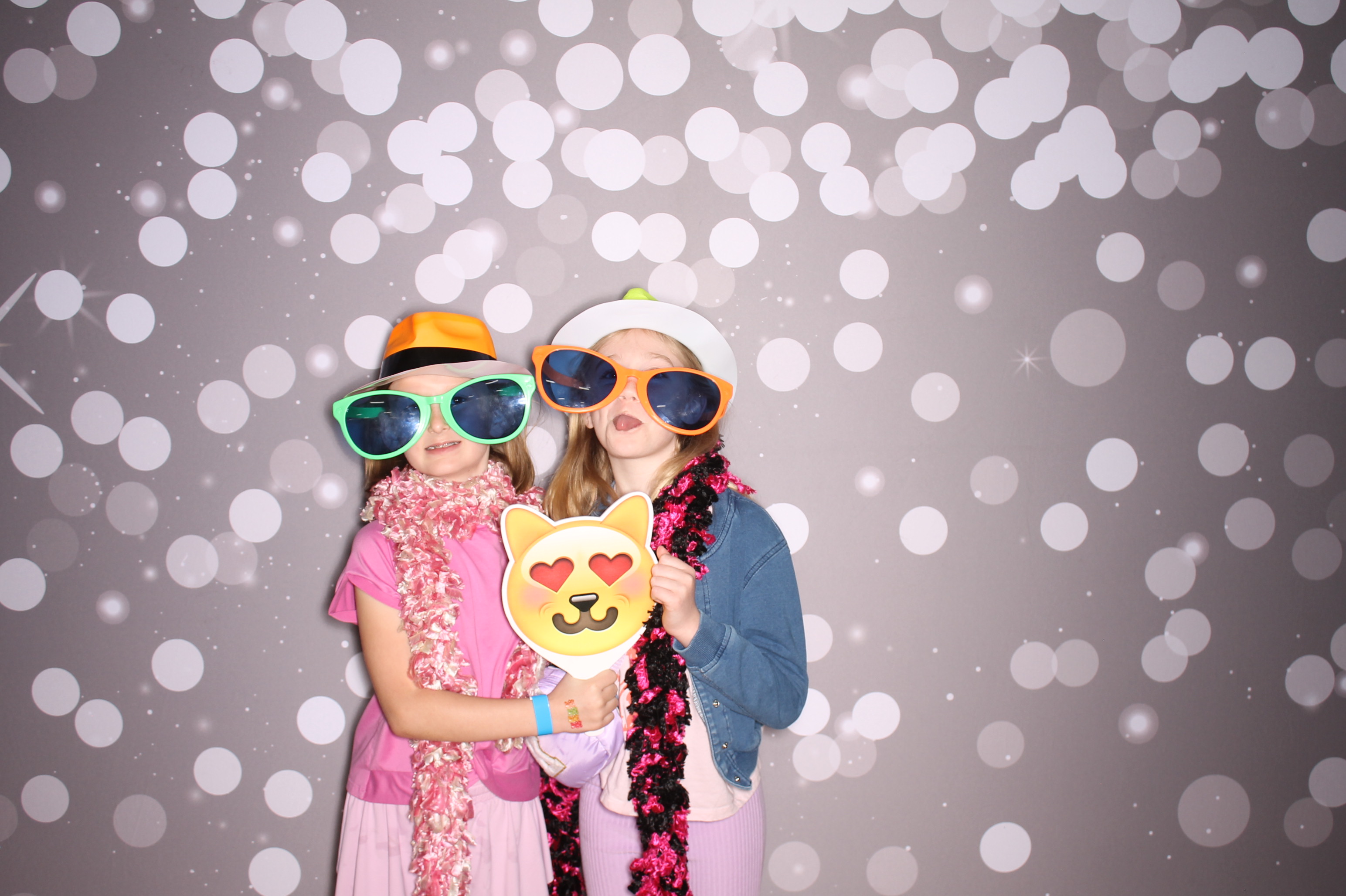 South Lebanon Elementary School Spring Frenzy | View more photos from the event at gallery.photoboothcincy.com/u/PhotoBoothCincy/South-Lebanon-Elementary-School-Spring-Frenzy