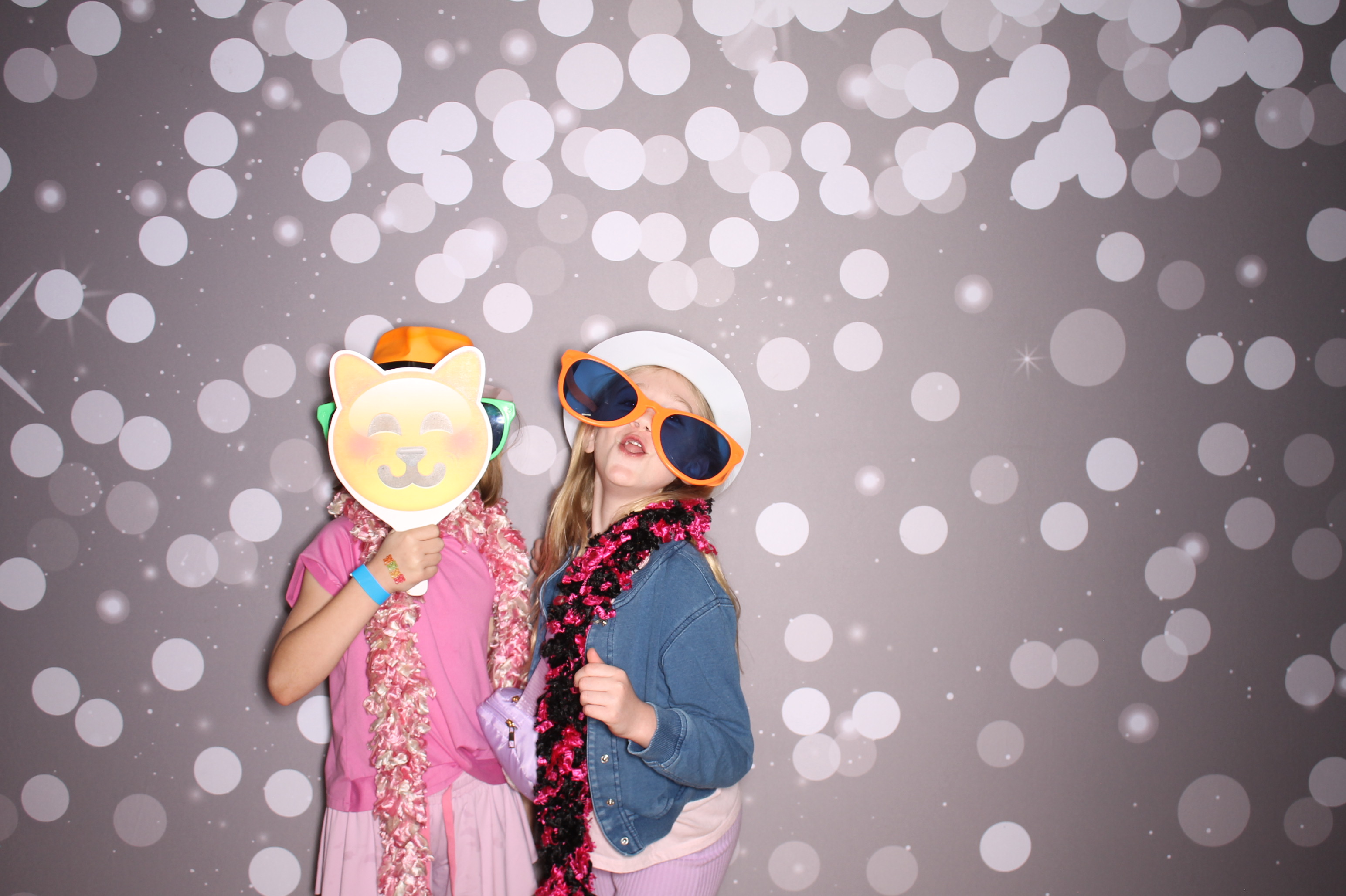 South Lebanon Elementary School Spring Frenzy | View more photos from the event at gallery.photoboothcincy.com/u/PhotoBoothCincy/South-Lebanon-Elementary-School-Spring-Frenzy