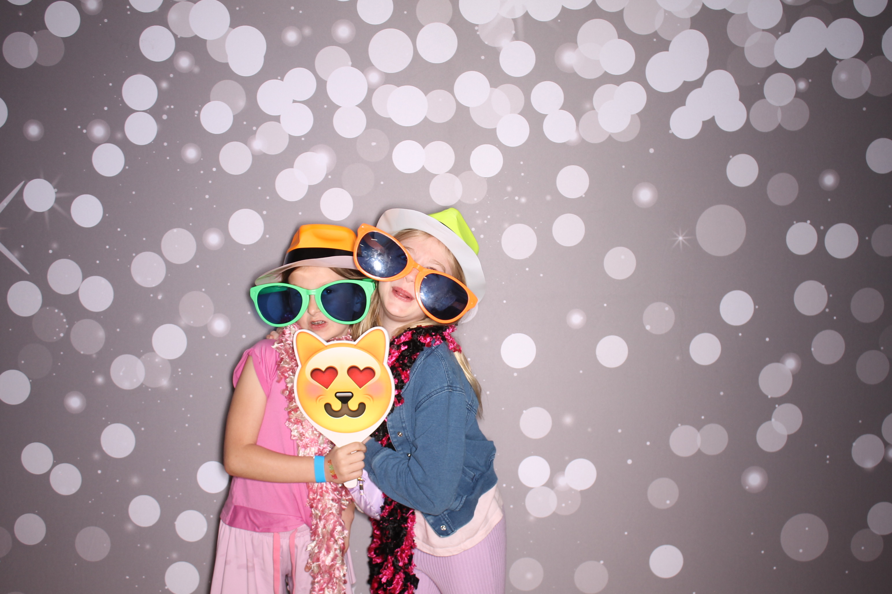 South Lebanon Elementary School Spring Frenzy | View more photos from the event at gallery.photoboothcincy.com/u/PhotoBoothCincy/South-Lebanon-Elementary-School-Spring-Frenzy