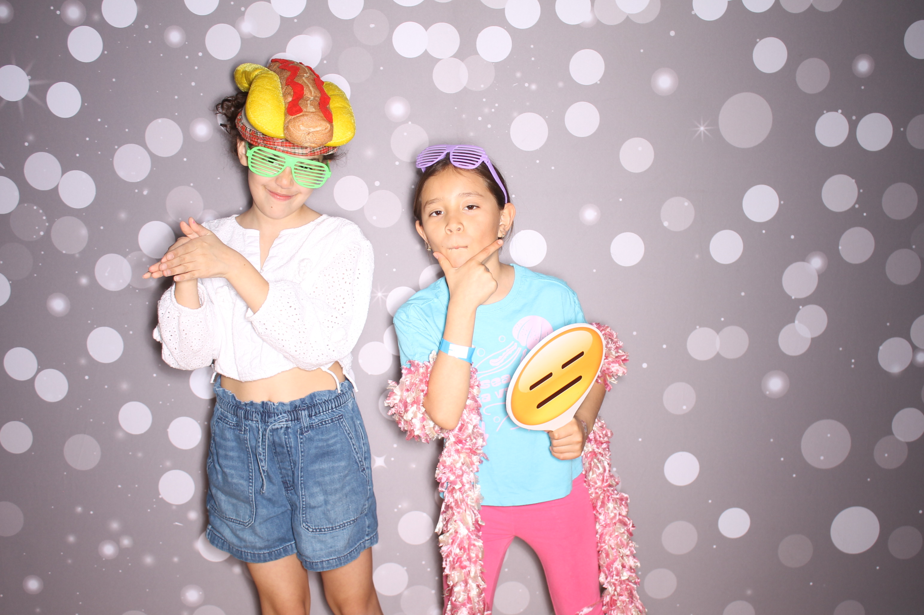 South Lebanon Elementary School Spring Frenzy | View more photos from the event at gallery.photoboothcincy.com/u/PhotoBoothCincy/South-Lebanon-Elementary-School-Spring-Frenzy