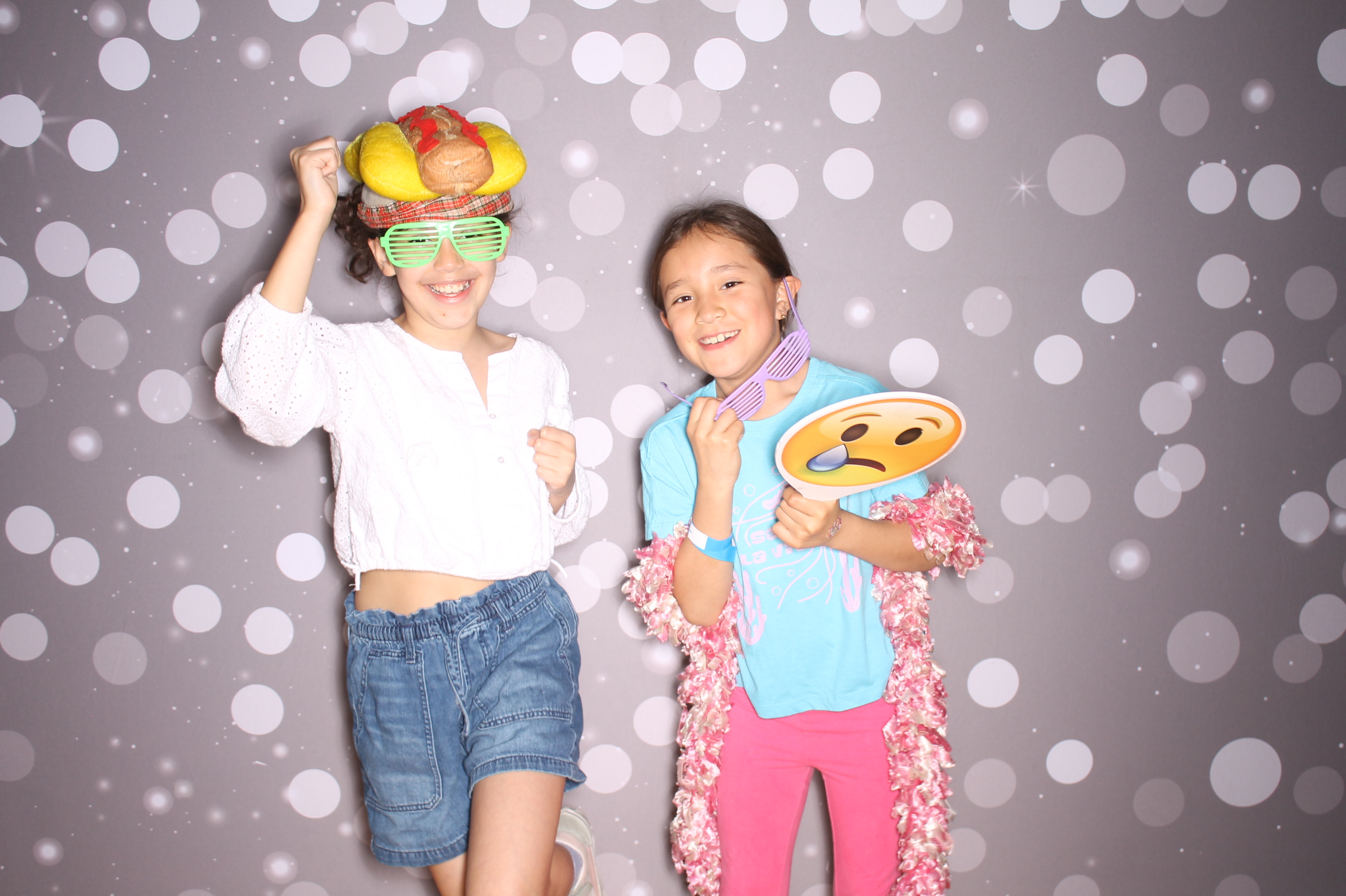 South Lebanon Elementary School Spring Frenzy | View more photos from the event at gallery.photoboothcincy.com/u/PhotoBoothCincy/South-Lebanon-Elementary-School-Spring-Frenzy